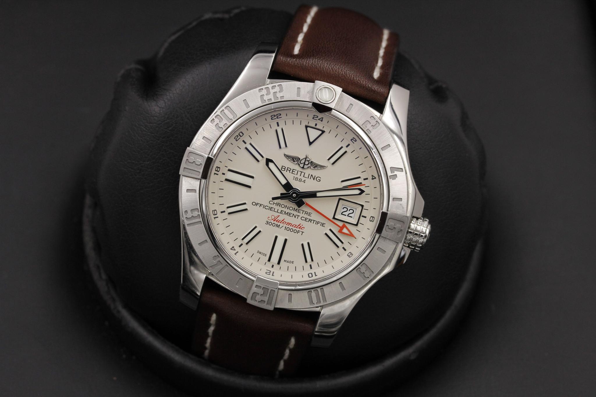 Watch Image 10