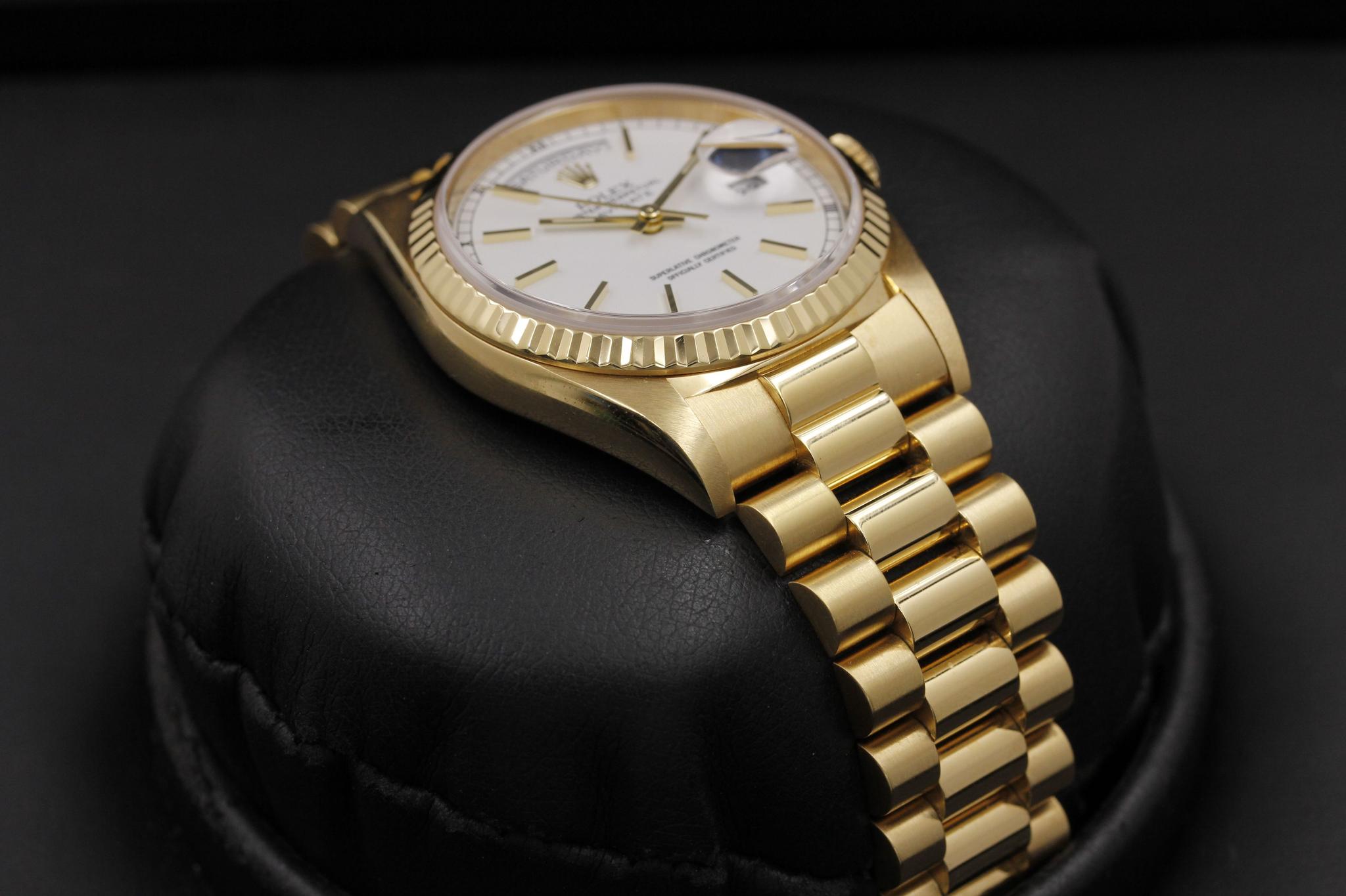 Watch Image 6