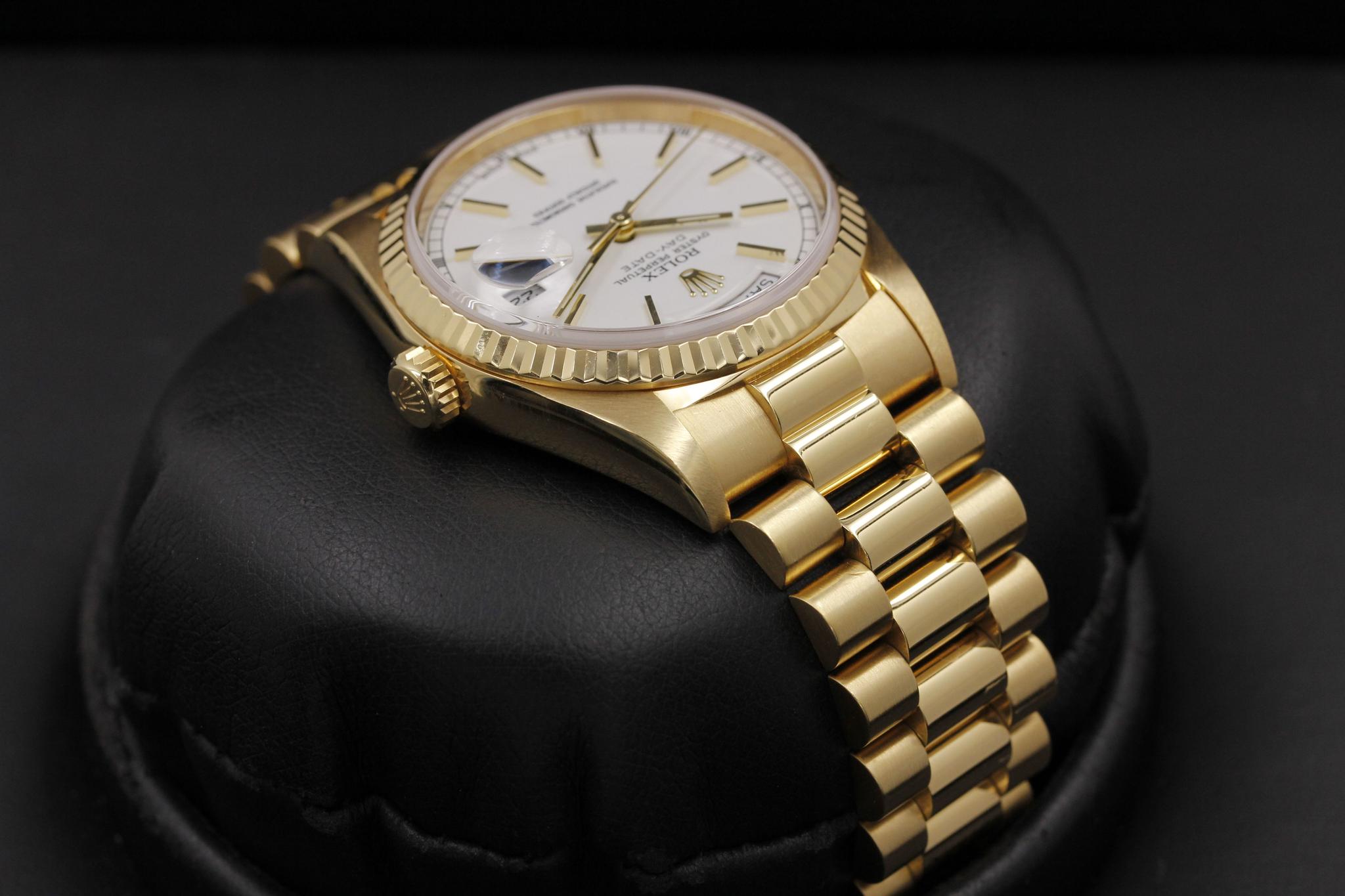 Watch Image 4