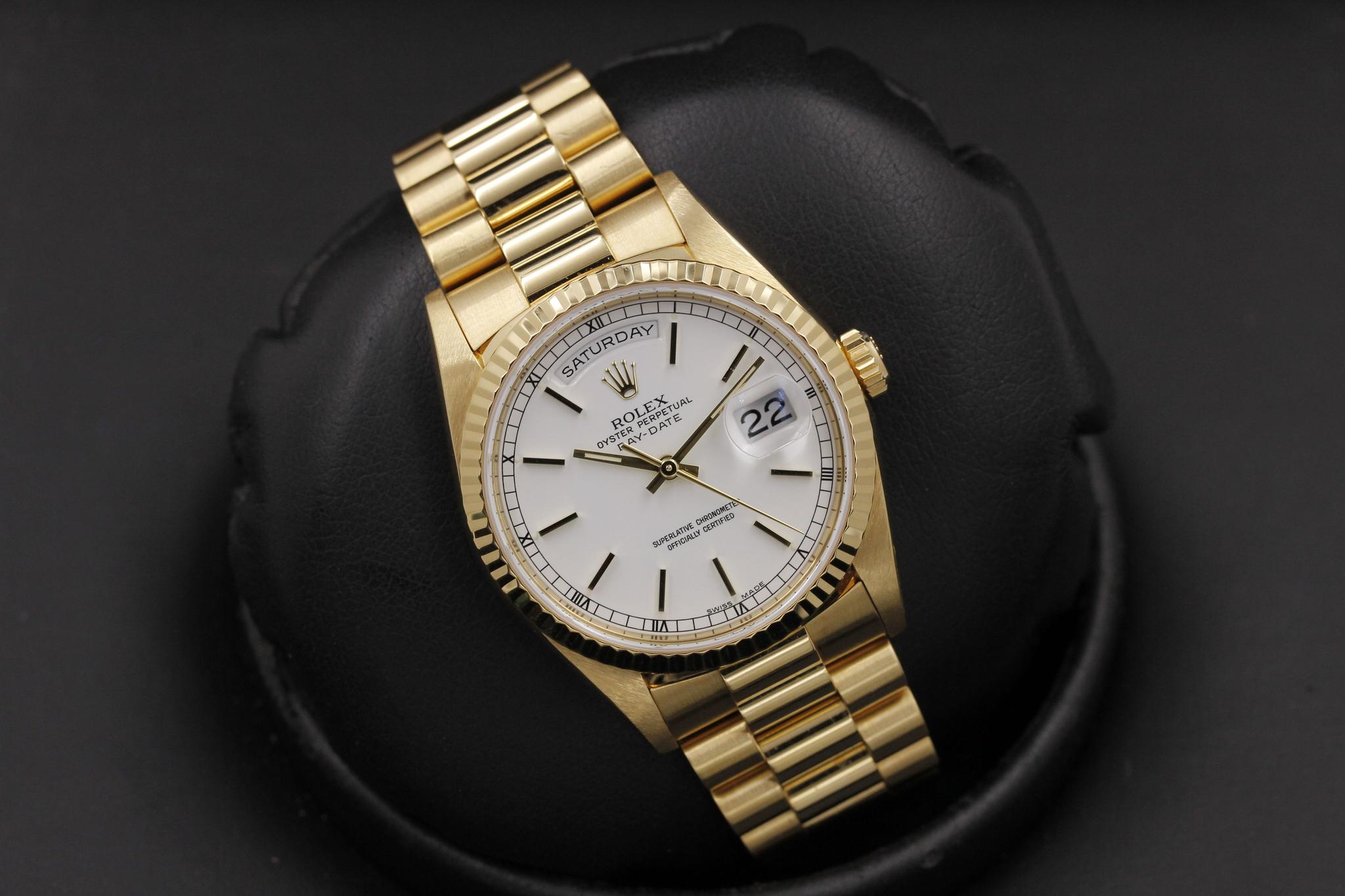 Watch Image 11