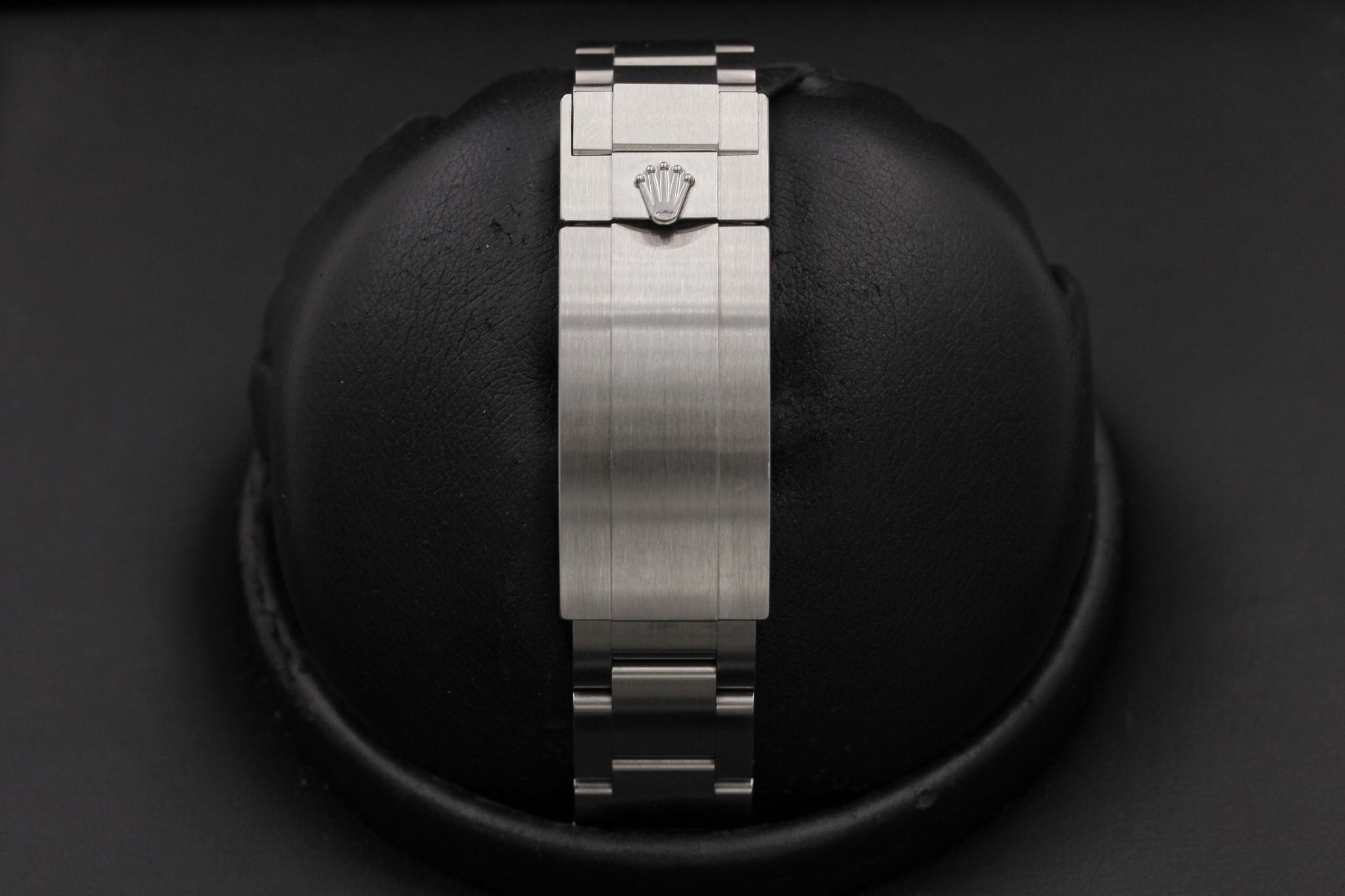 Watch Image 8