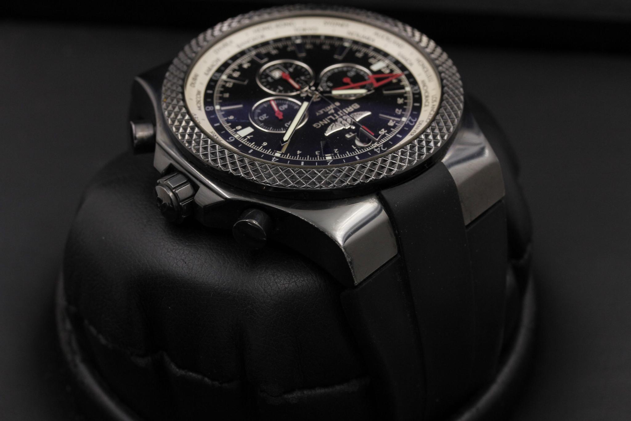 Watch Image 4