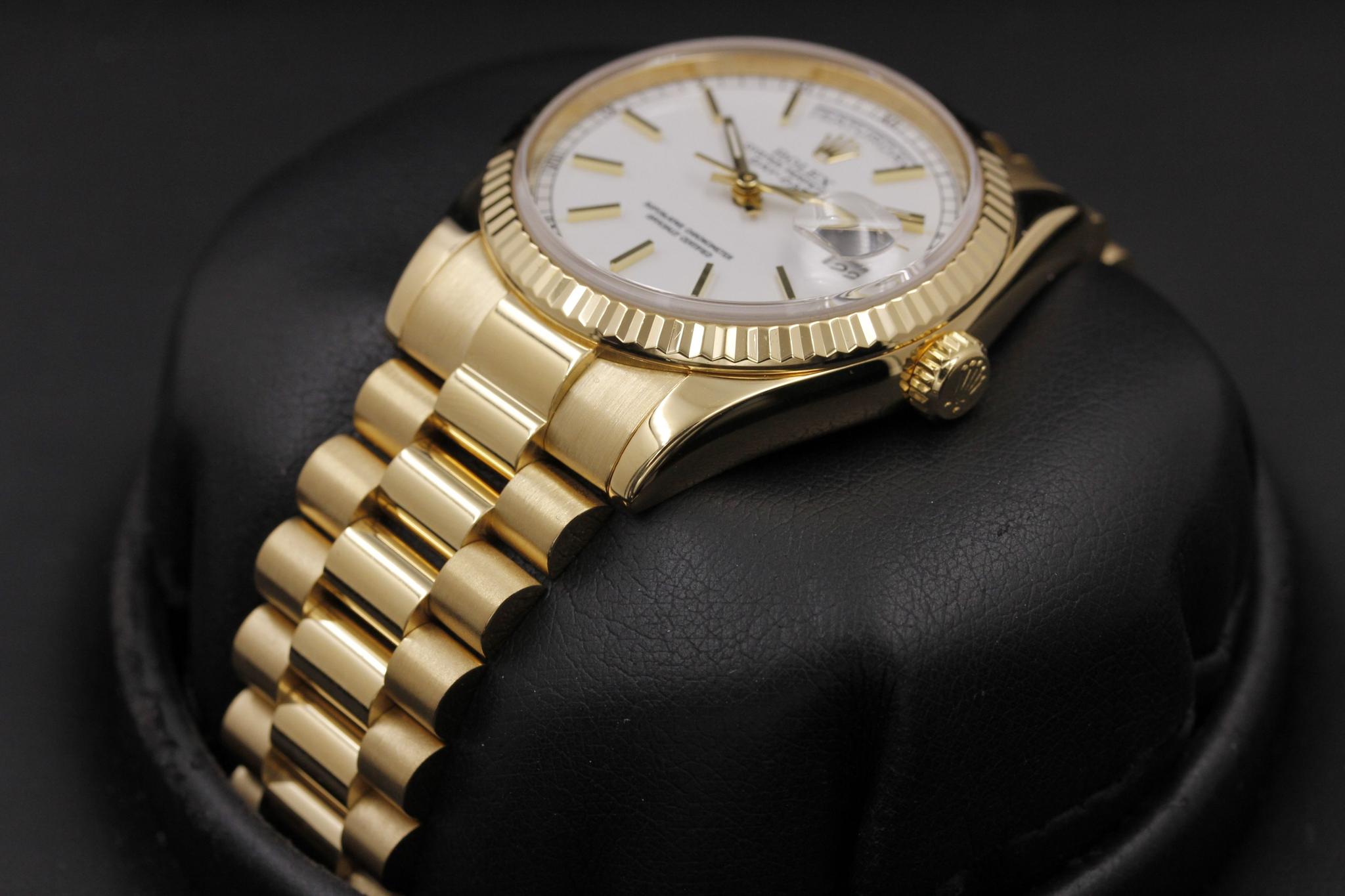 Watch Image 2