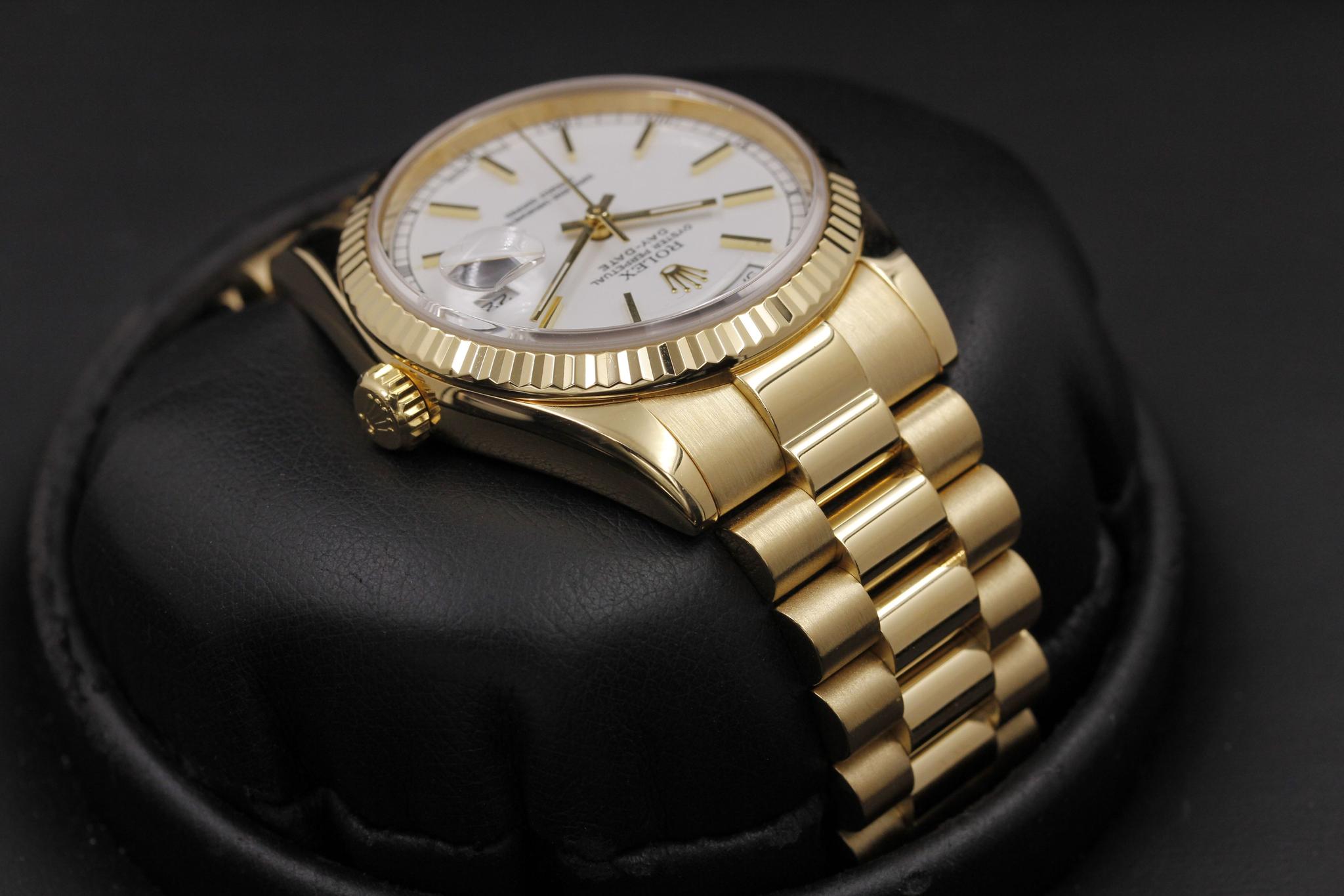 Watch Image 4