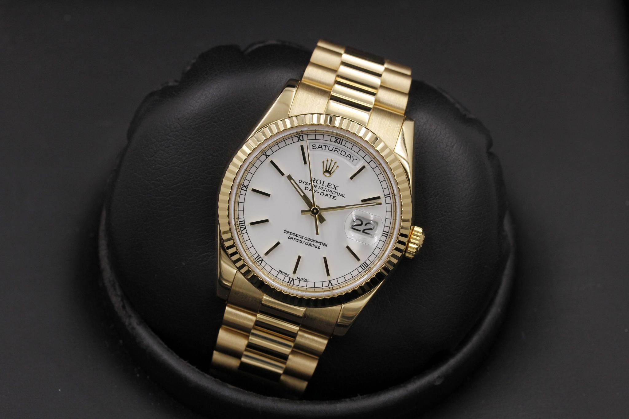 Watch Image 12