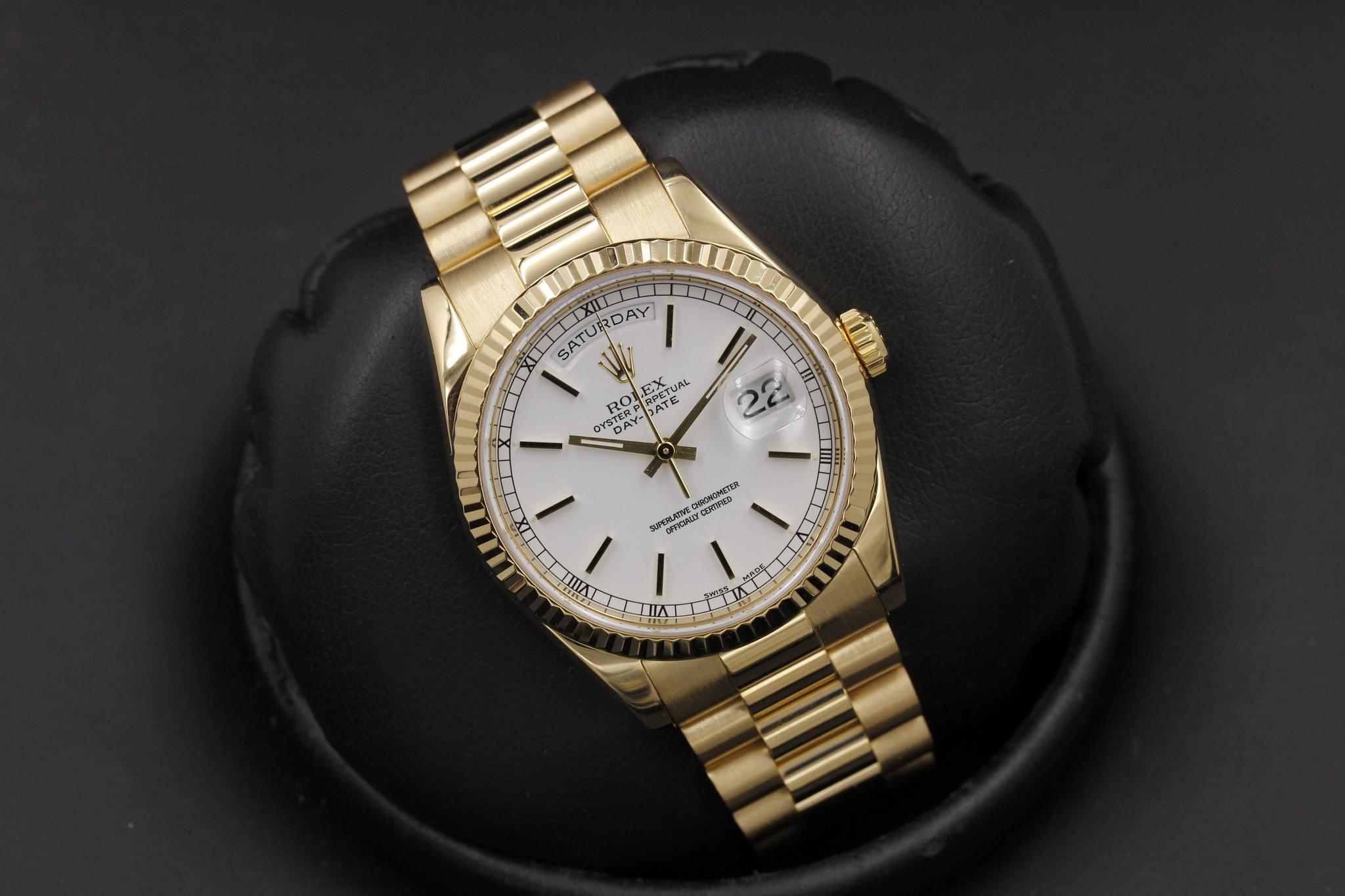 Watch Image 11