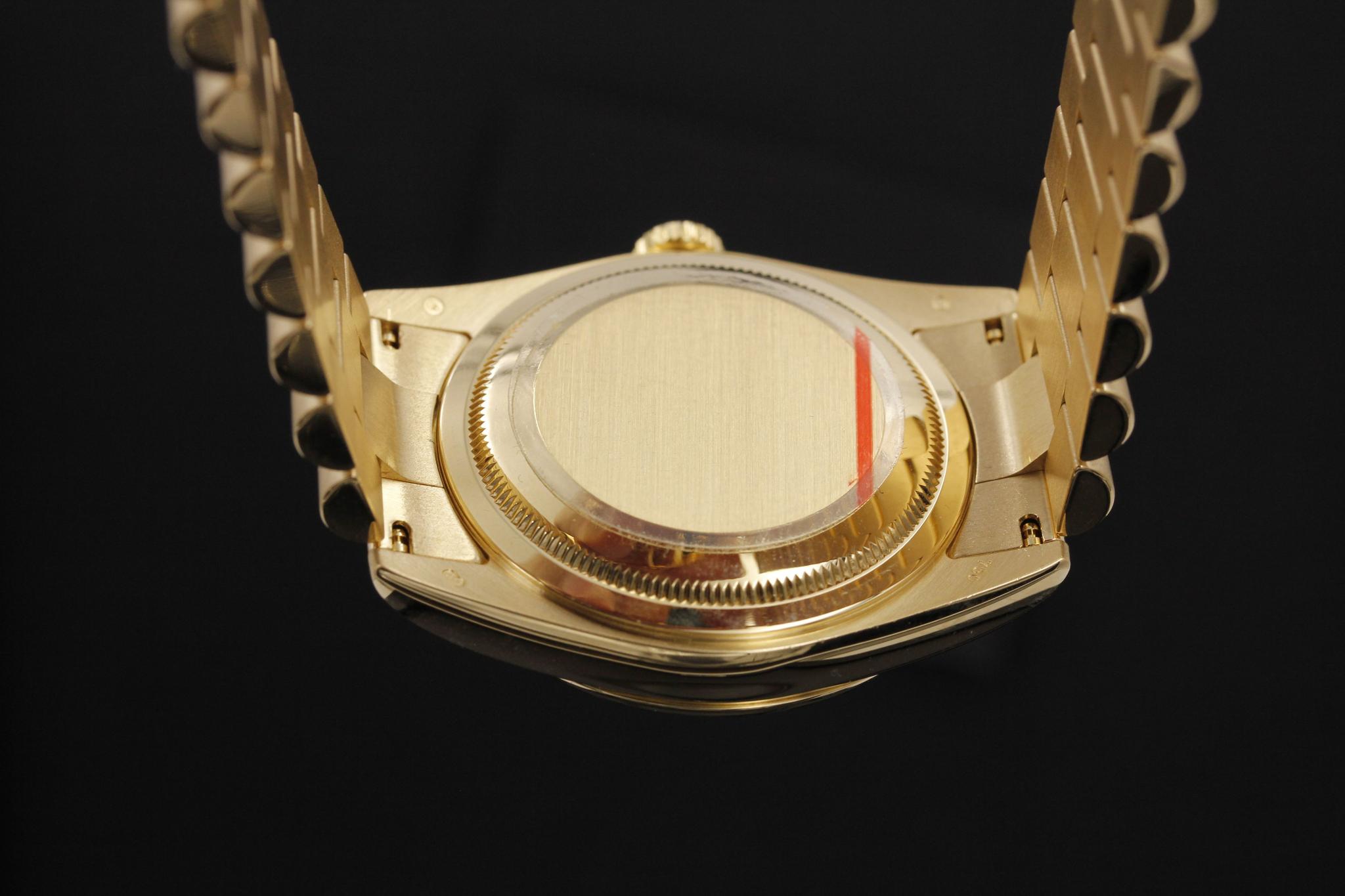 Watch Image 7