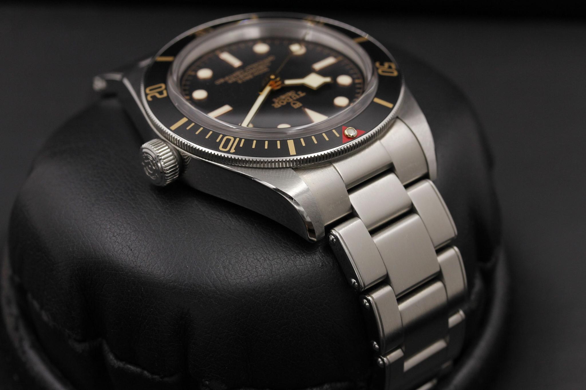 Watch Image 4