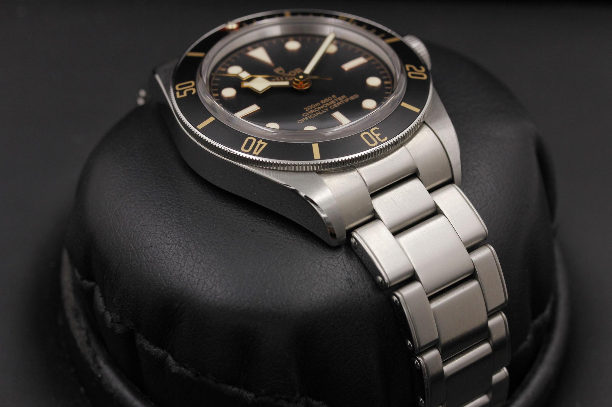 Watch Image 6
