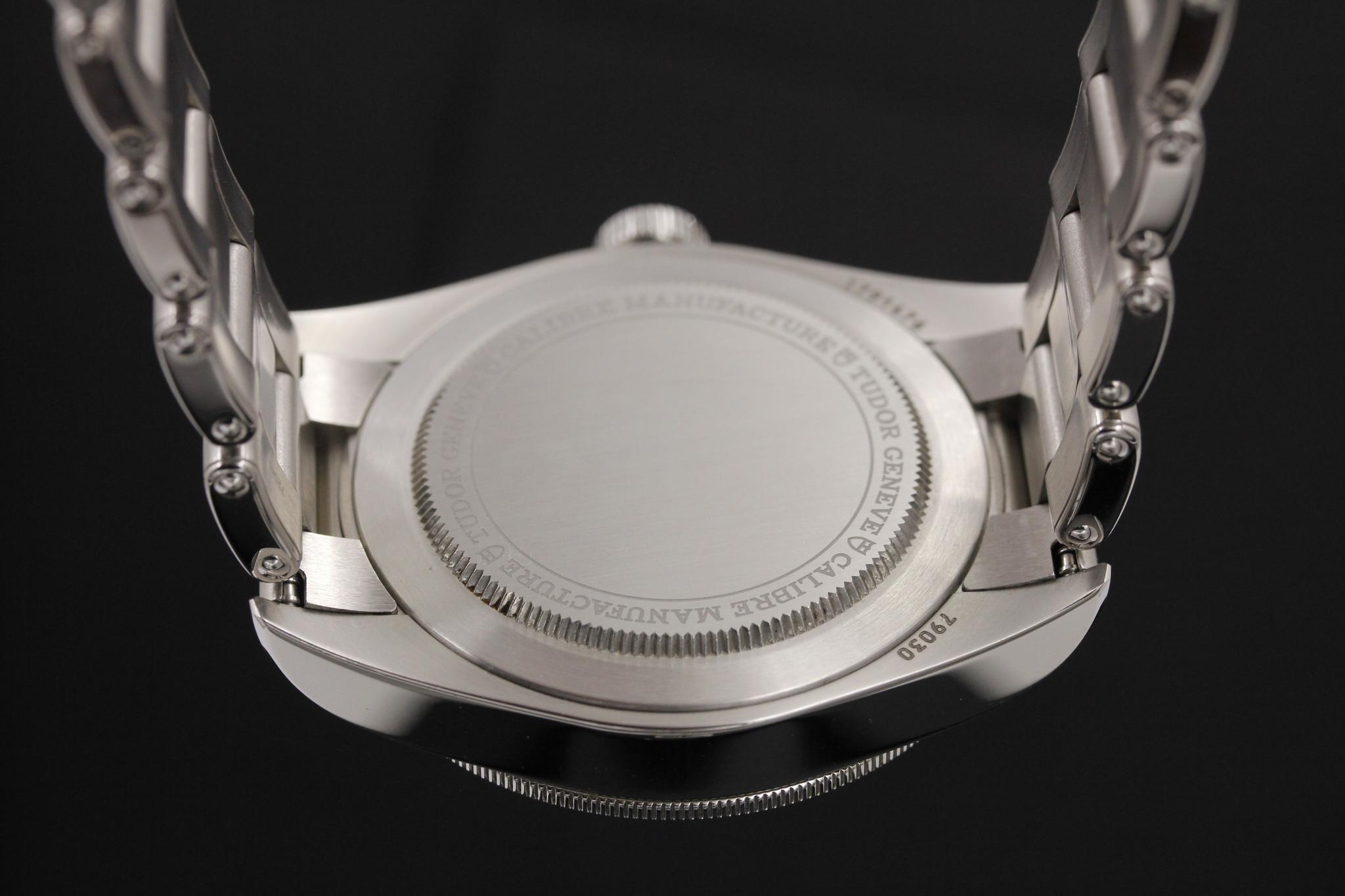 Watch Image 7