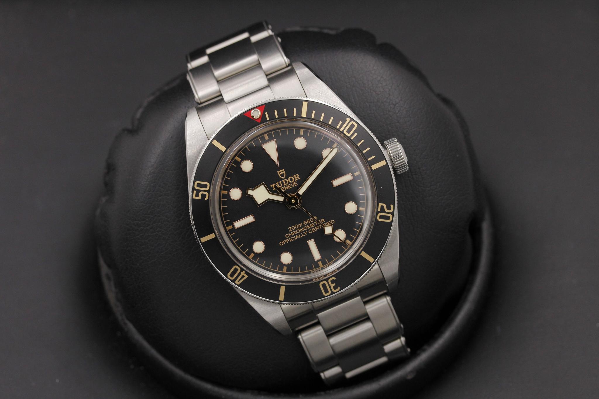 Watch Image 9