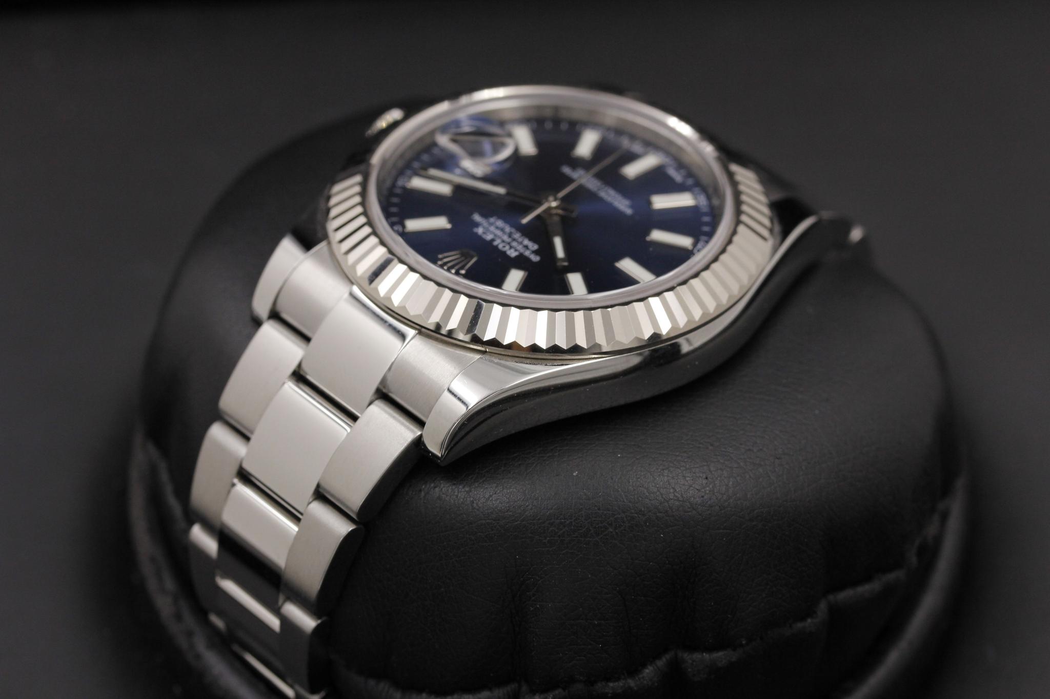 Watch Image 5
