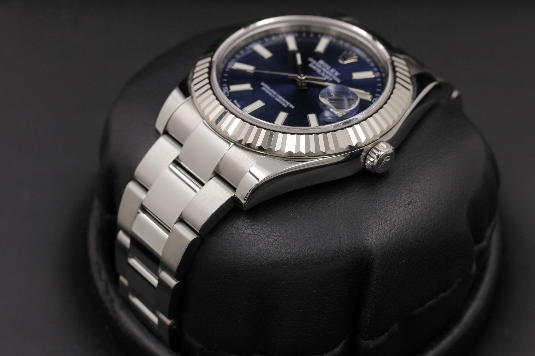 Watch Image 2