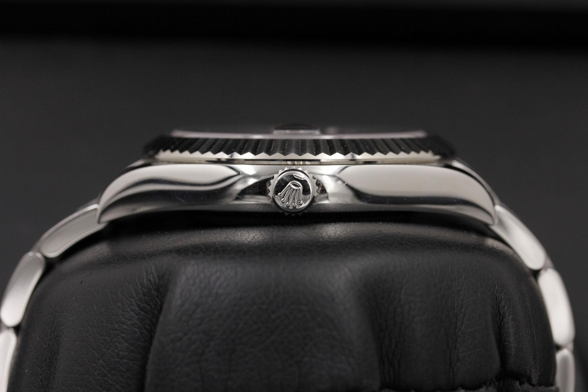 Watch Image 3