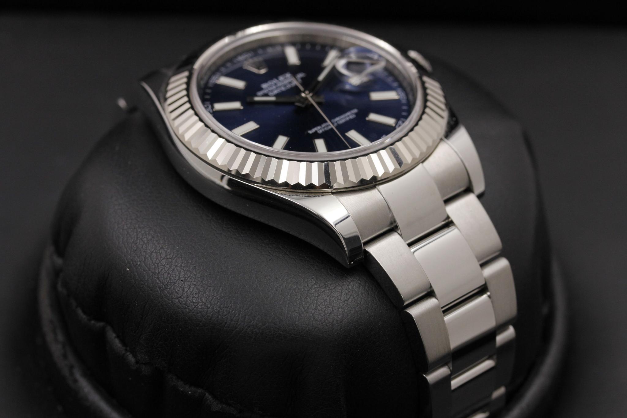 Watch Image 6