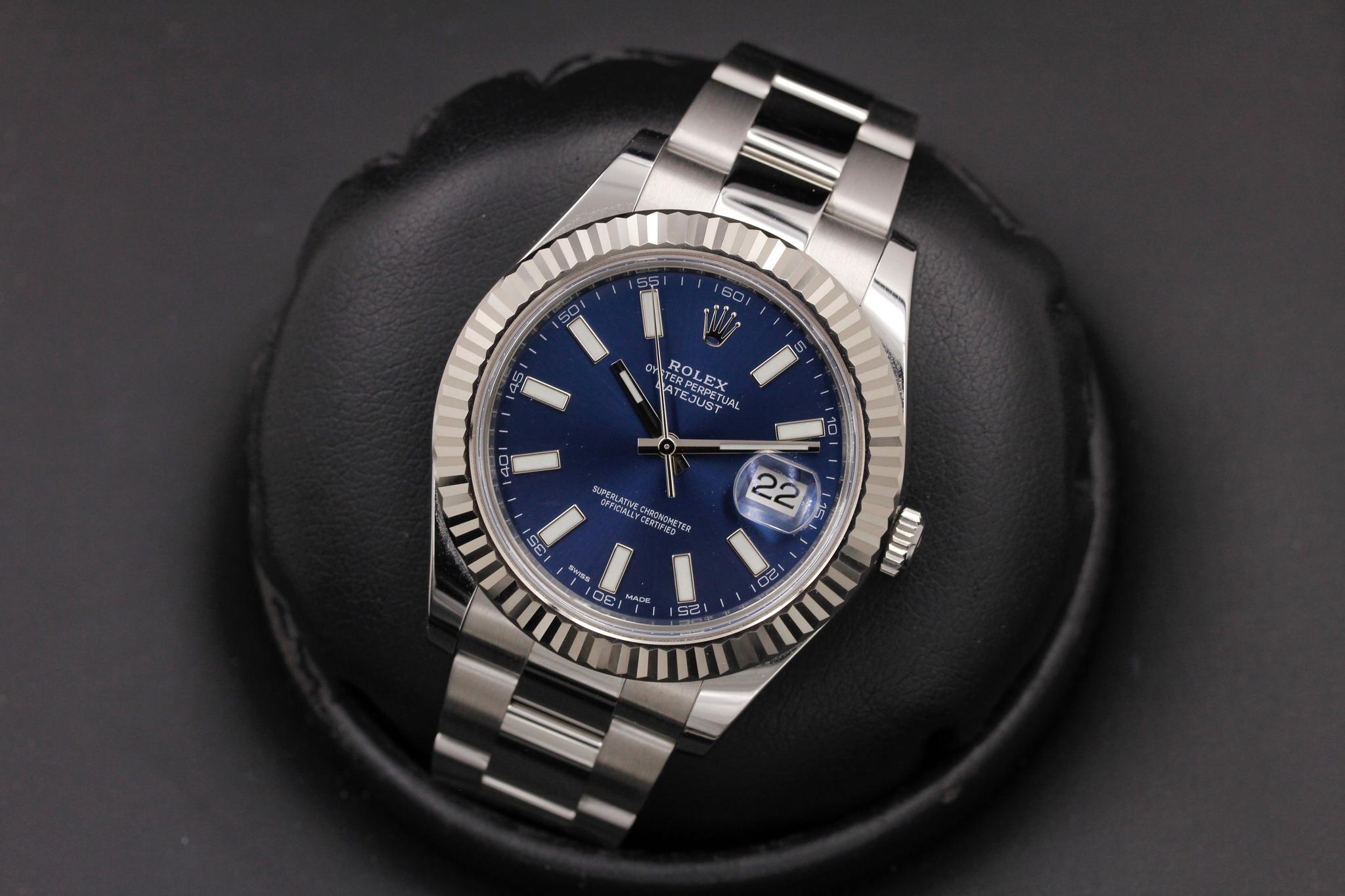 Watch Image 10
