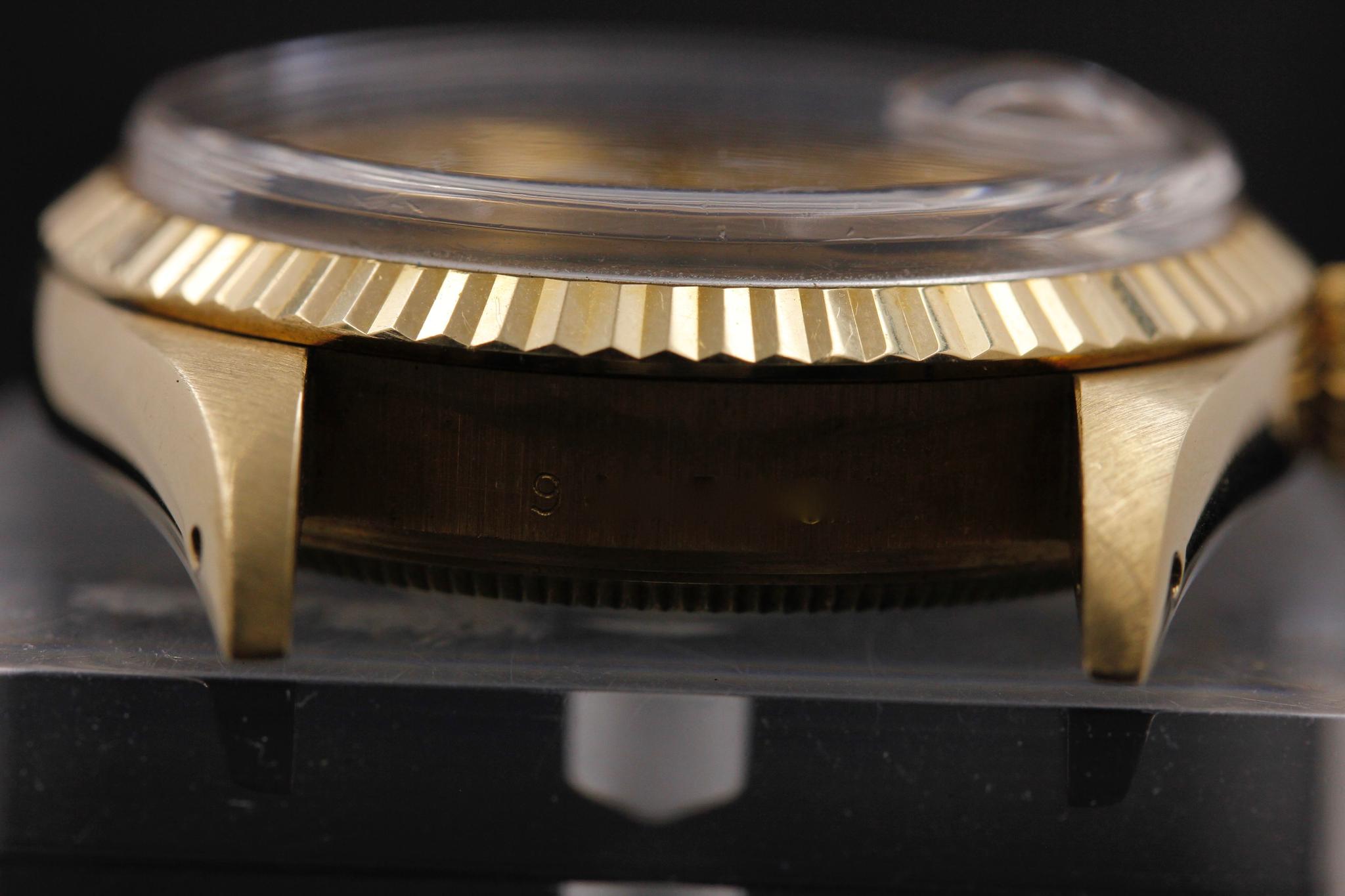 Watch Image 14
