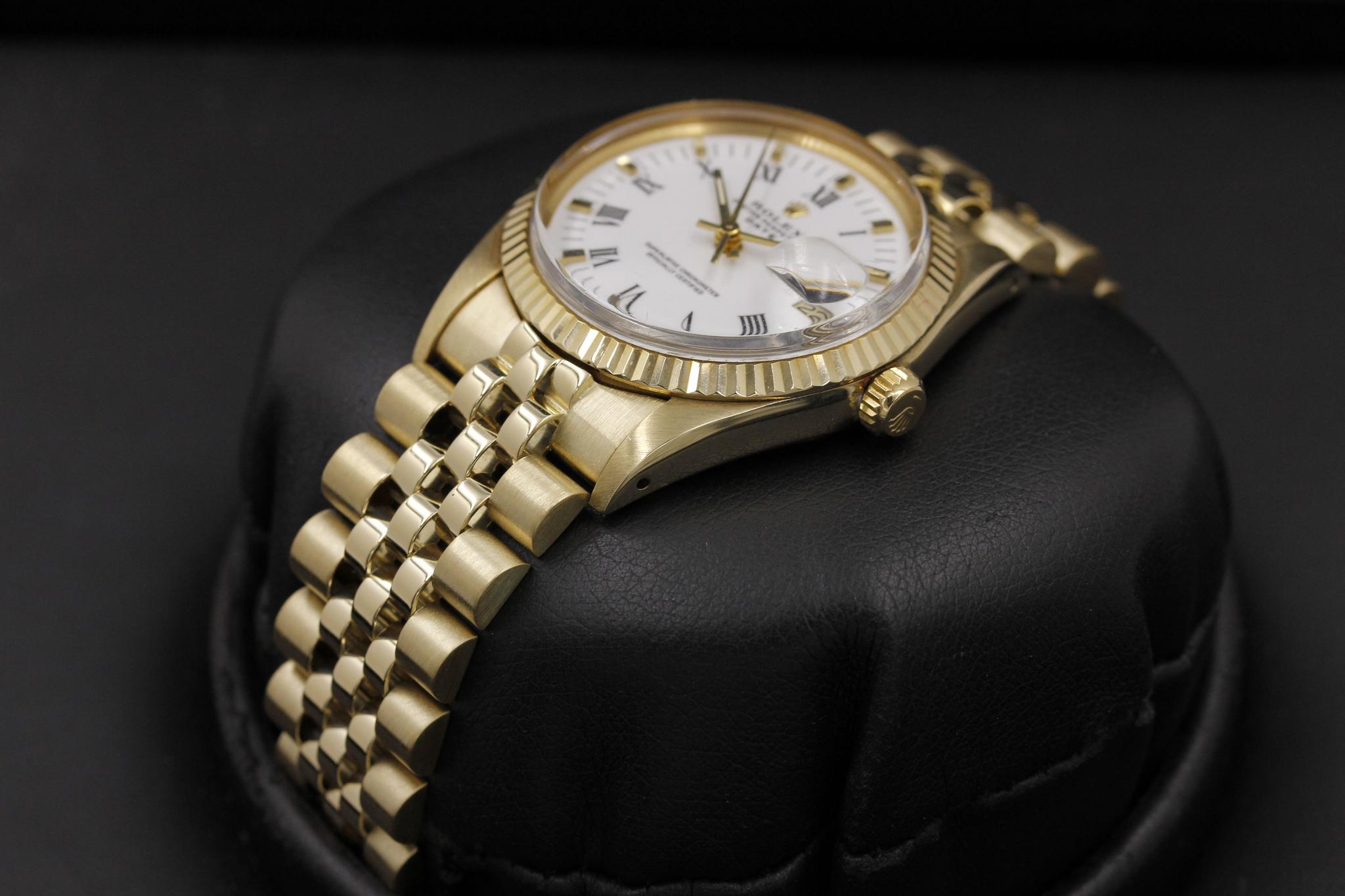 Watch Image 2