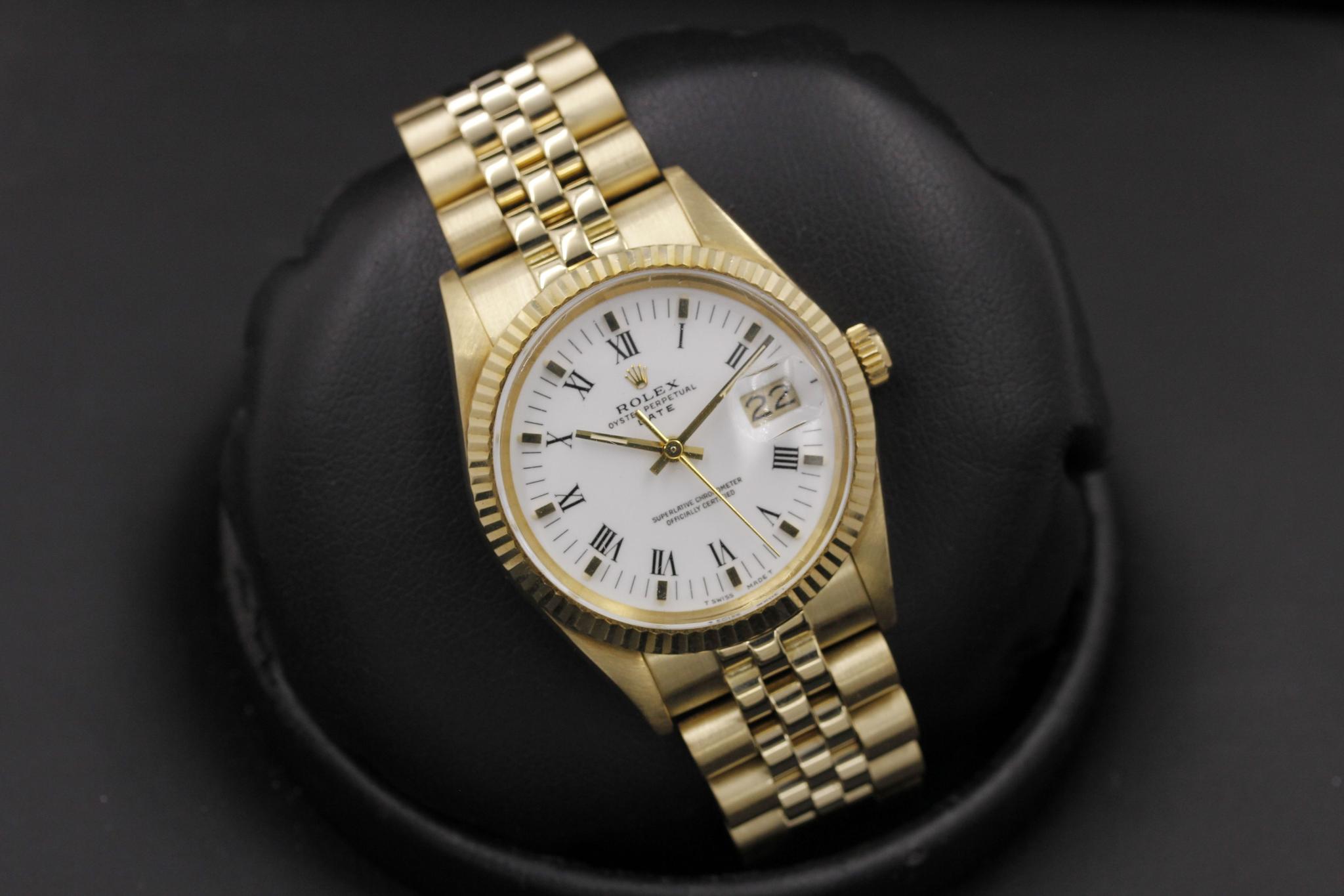 Watch Image 11