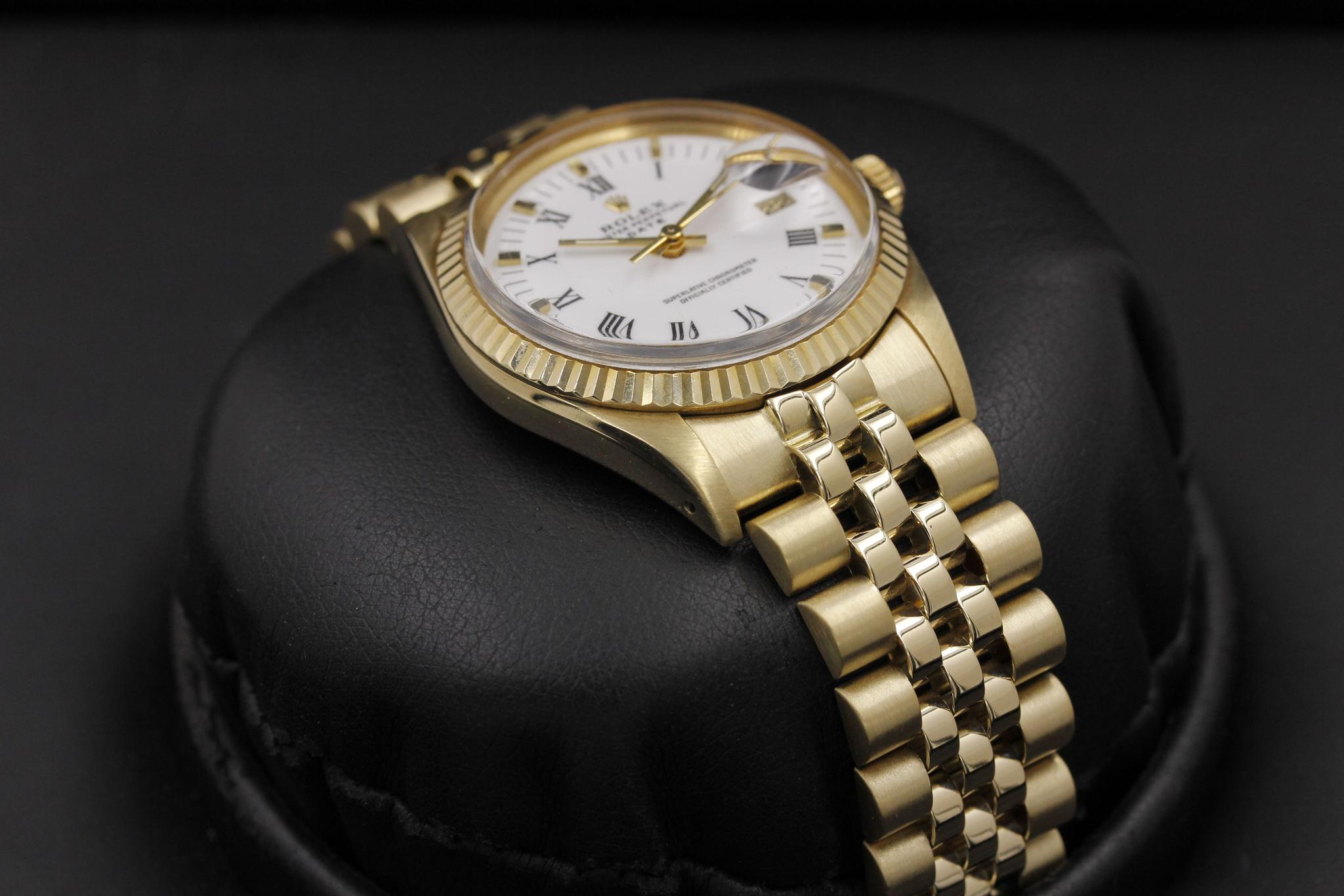 Watch Image 6