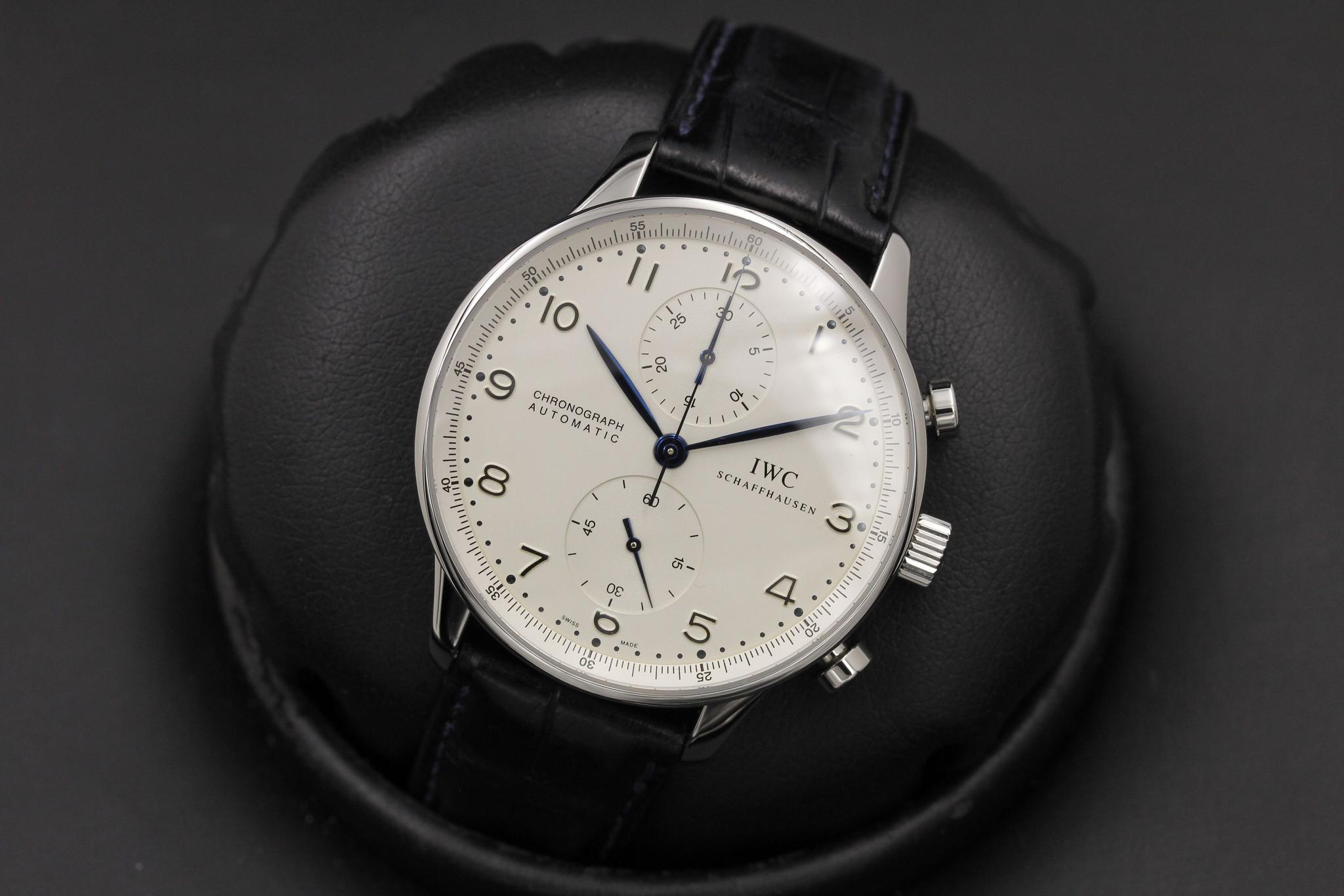 Watch Image 9