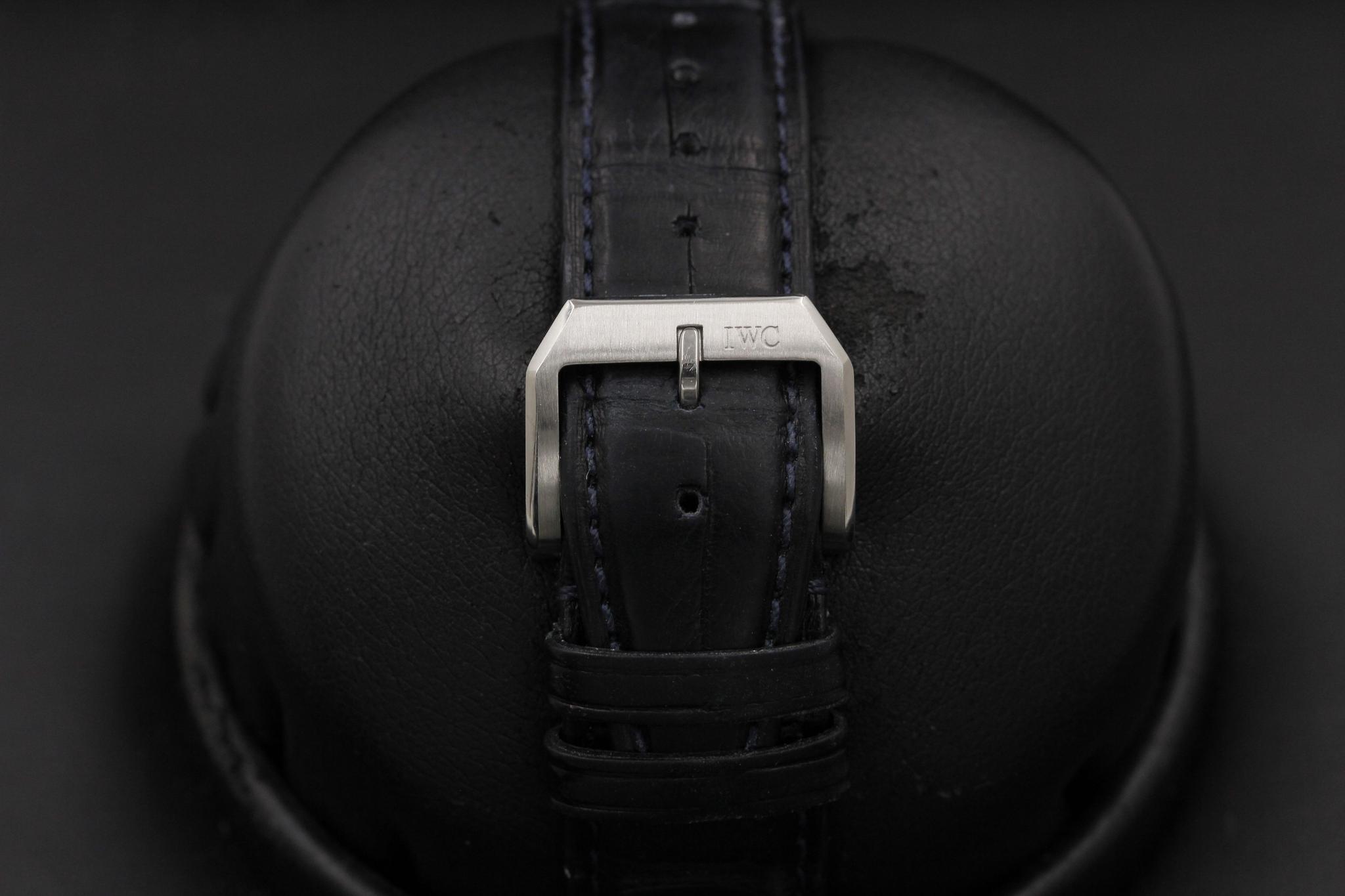 Watch Image 7