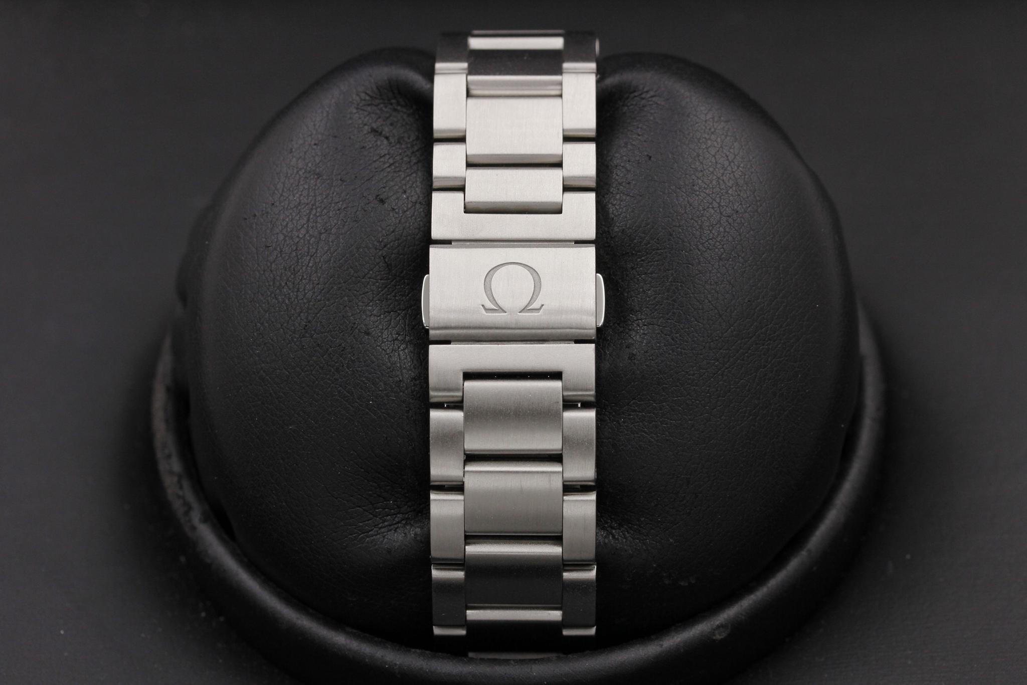 Watch Image 8