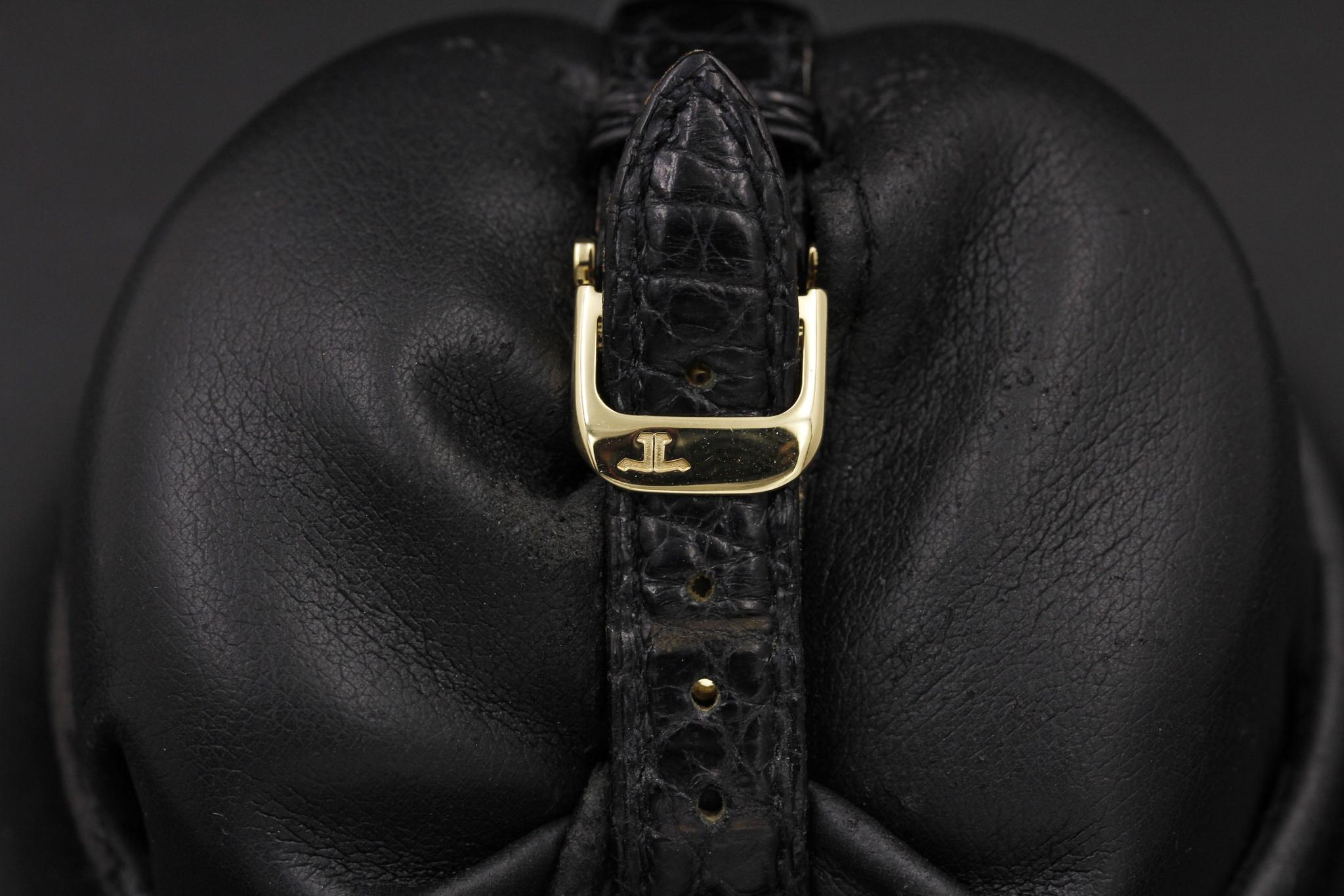 Watch Image 9
