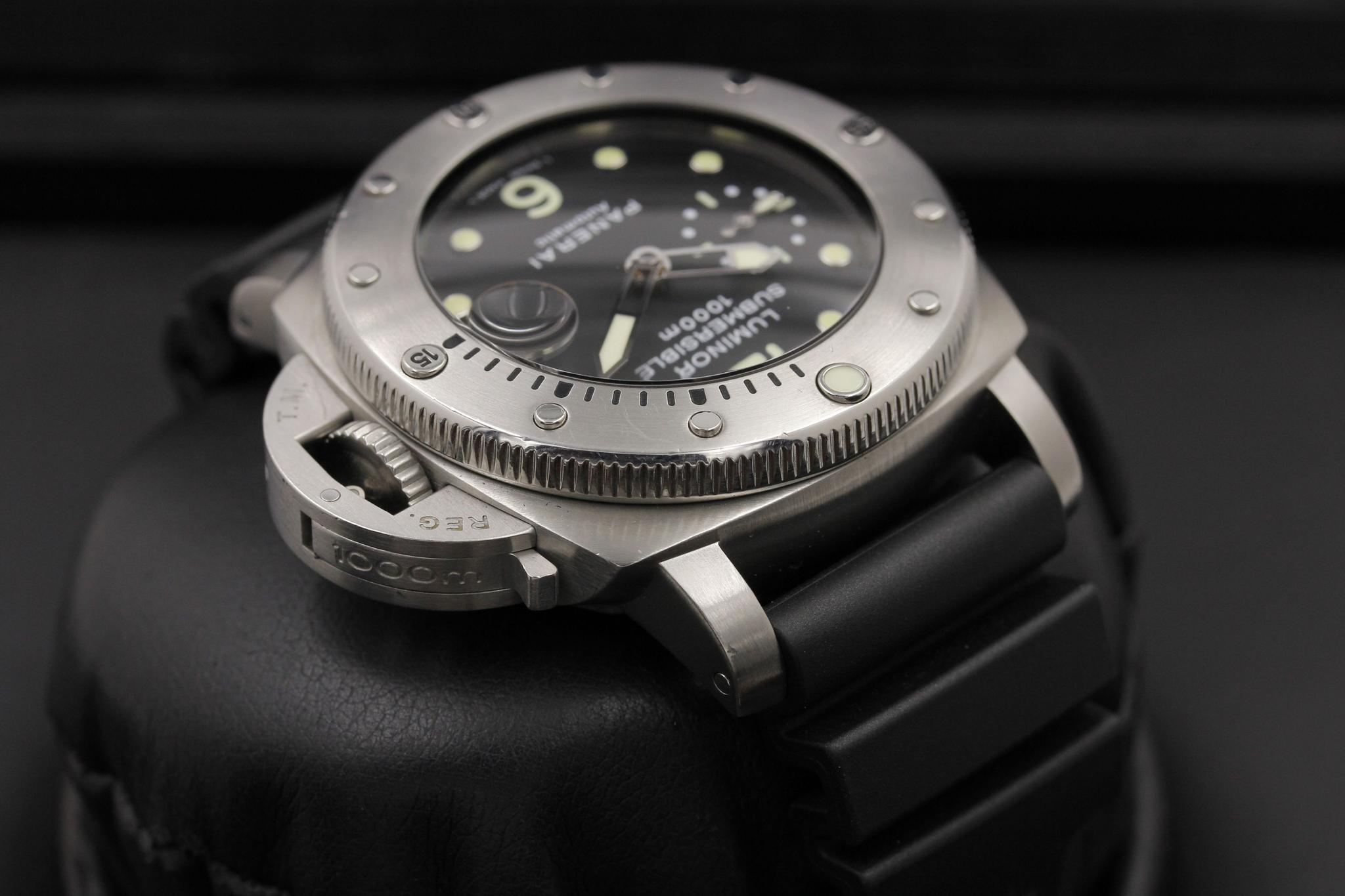 Watch Image 4