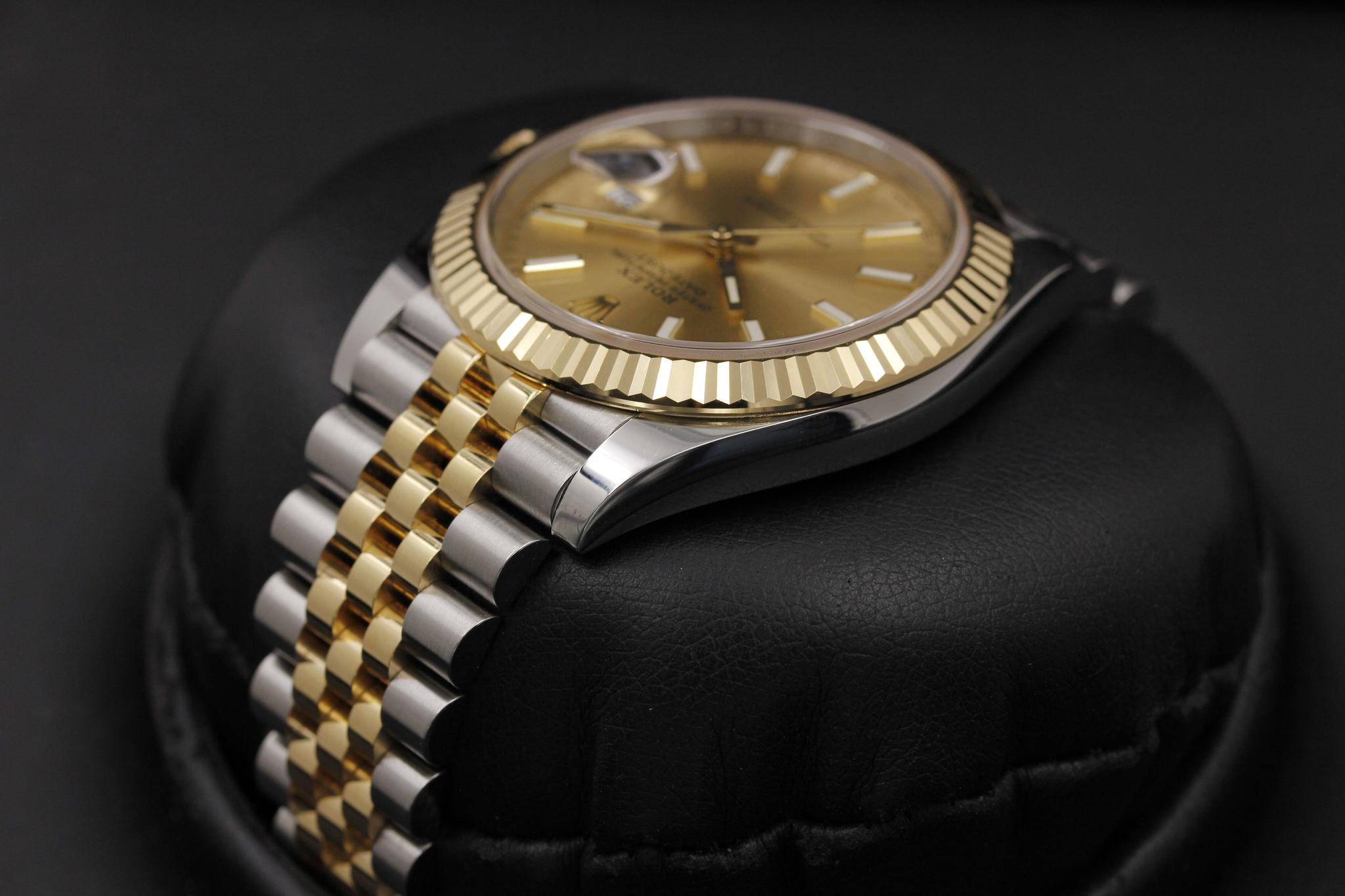 Watch Image 6