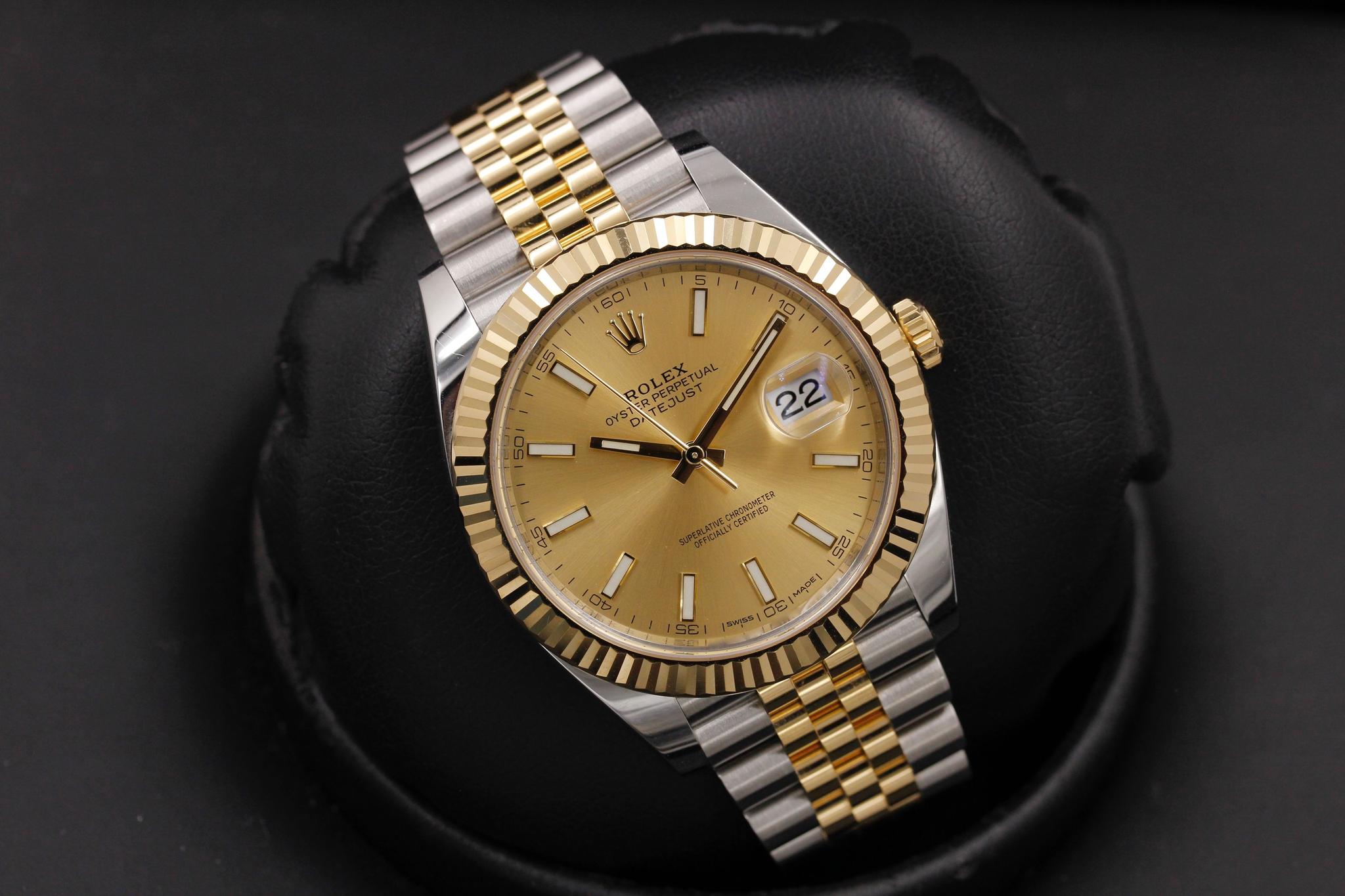 Watch Image 9