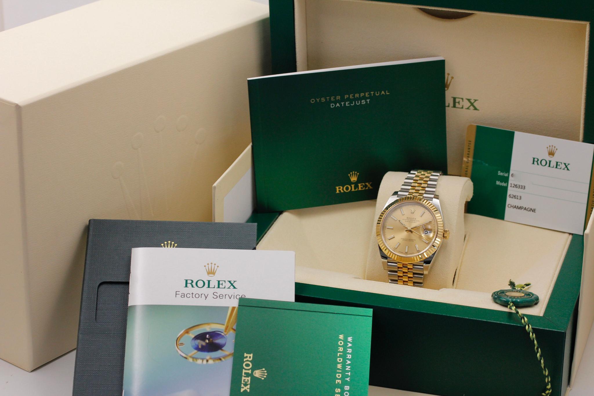 Watch Image 11