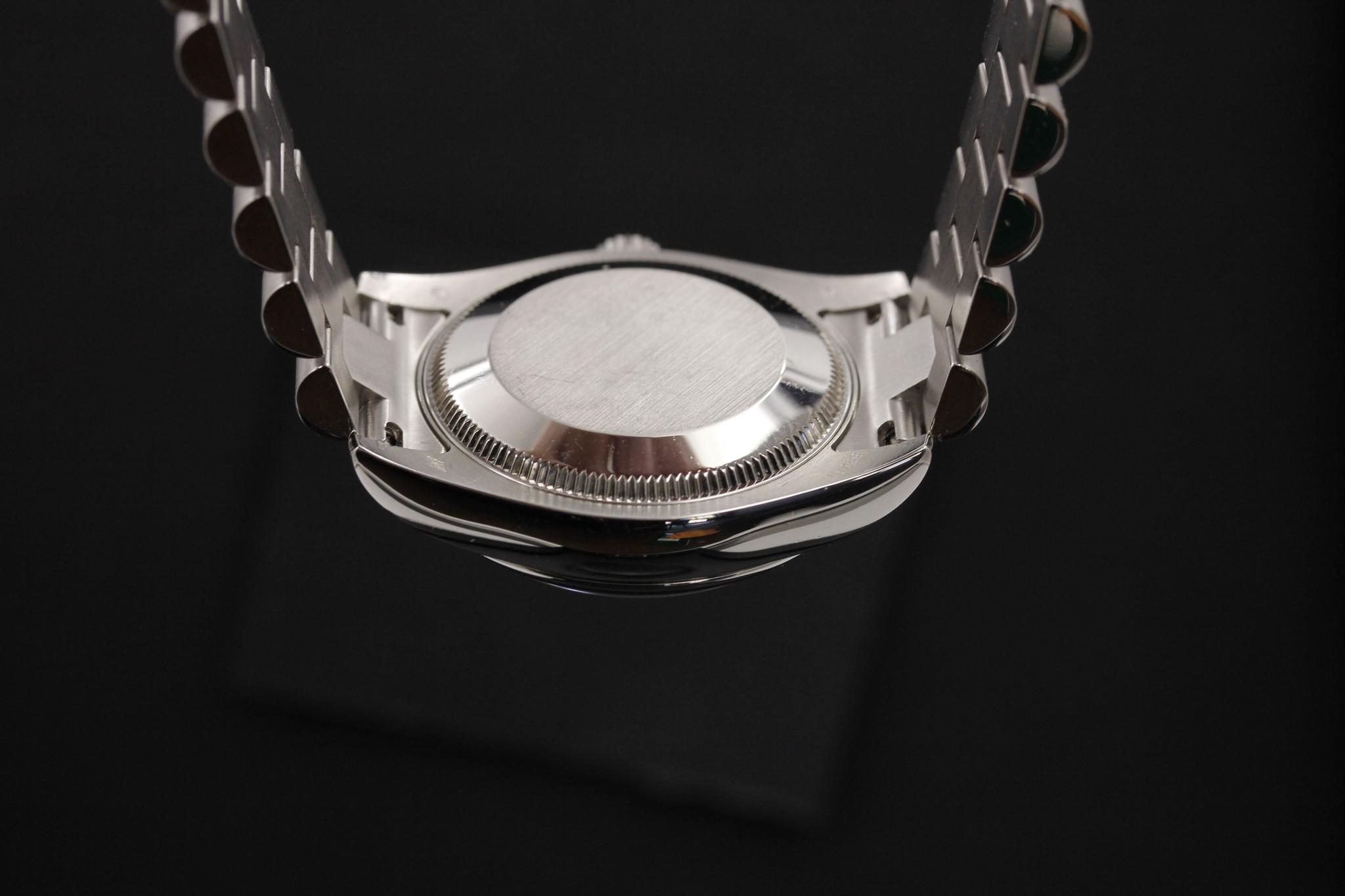 Watch Image 7