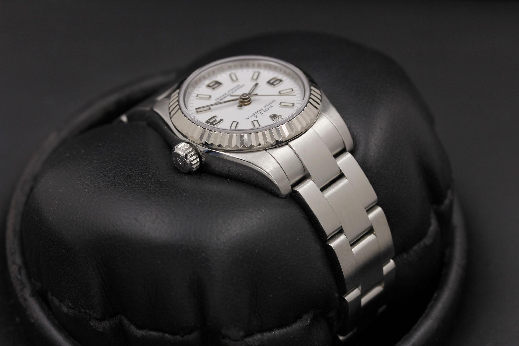 Watch Image 4