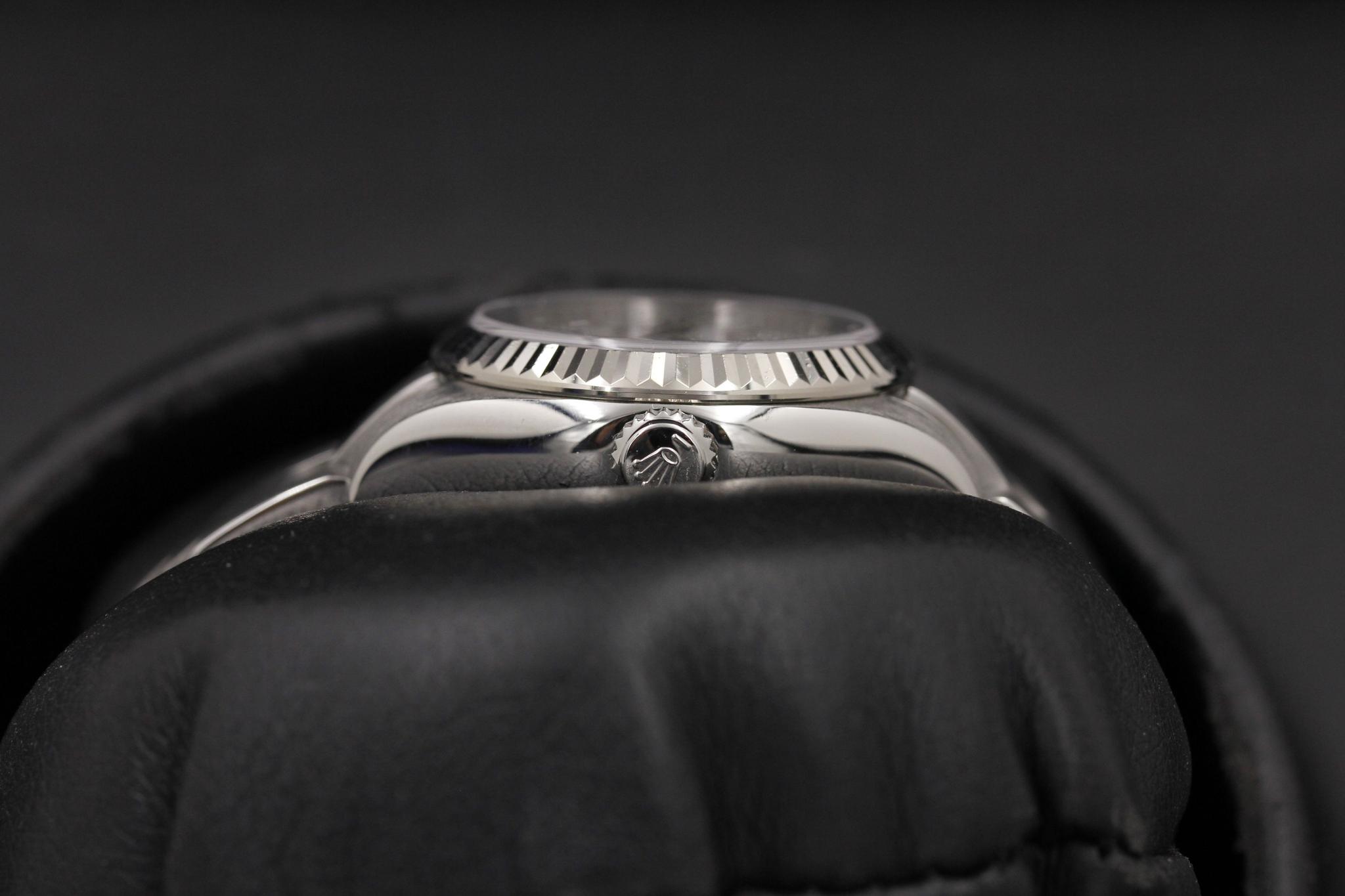 Watch Image 3