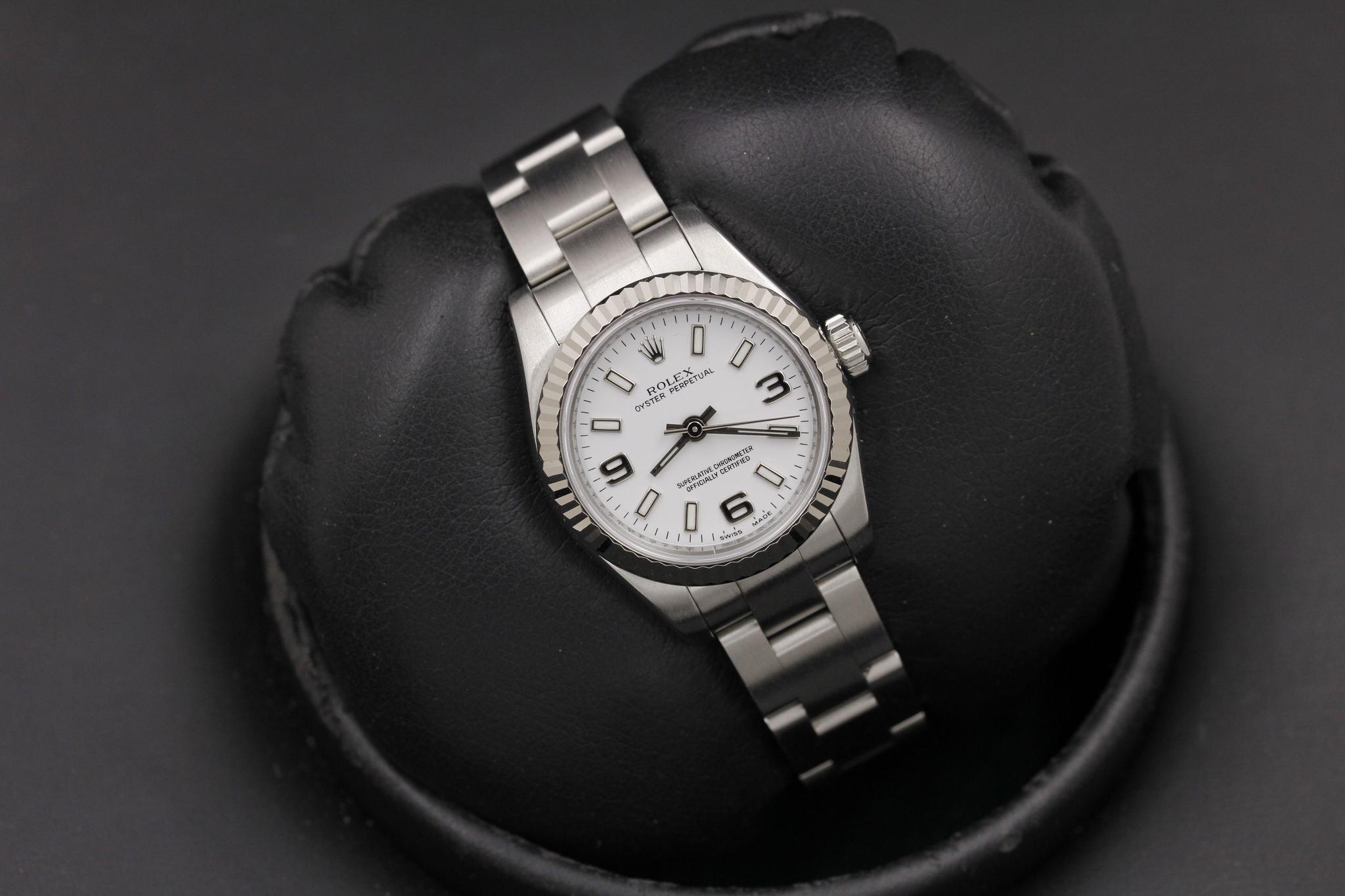 Watch Image 9