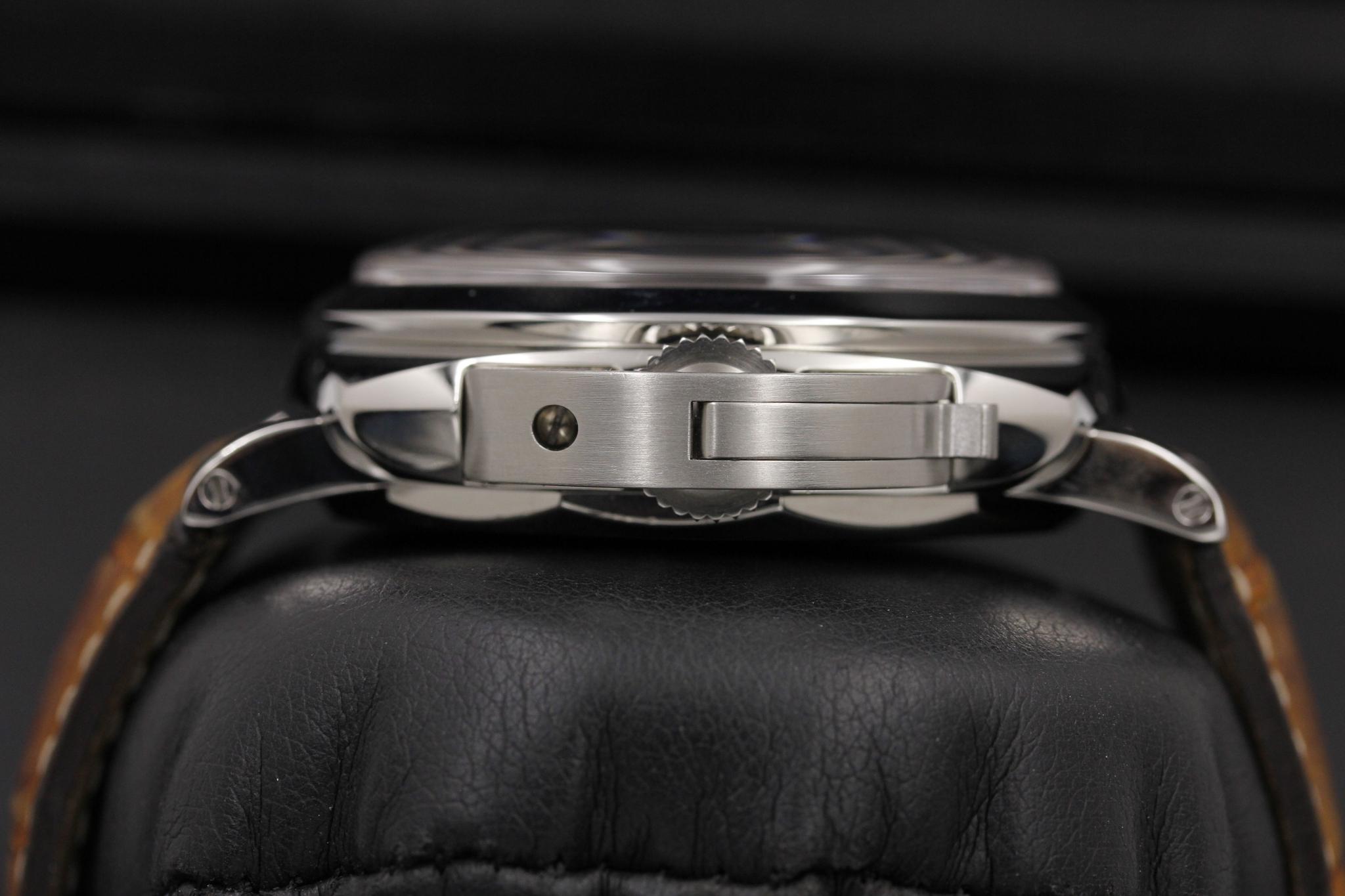 Watch Image 3