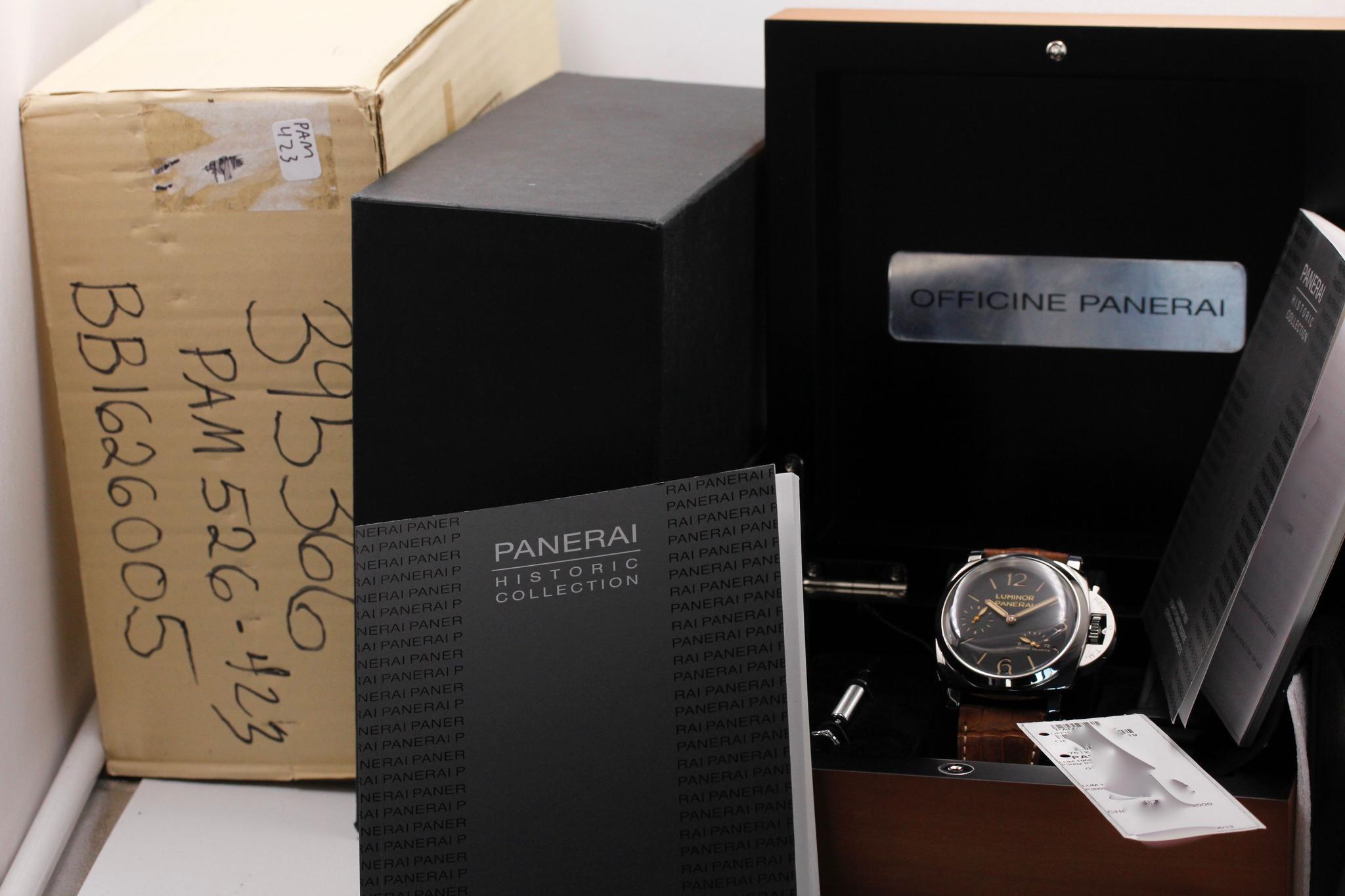 Watch Image 12
