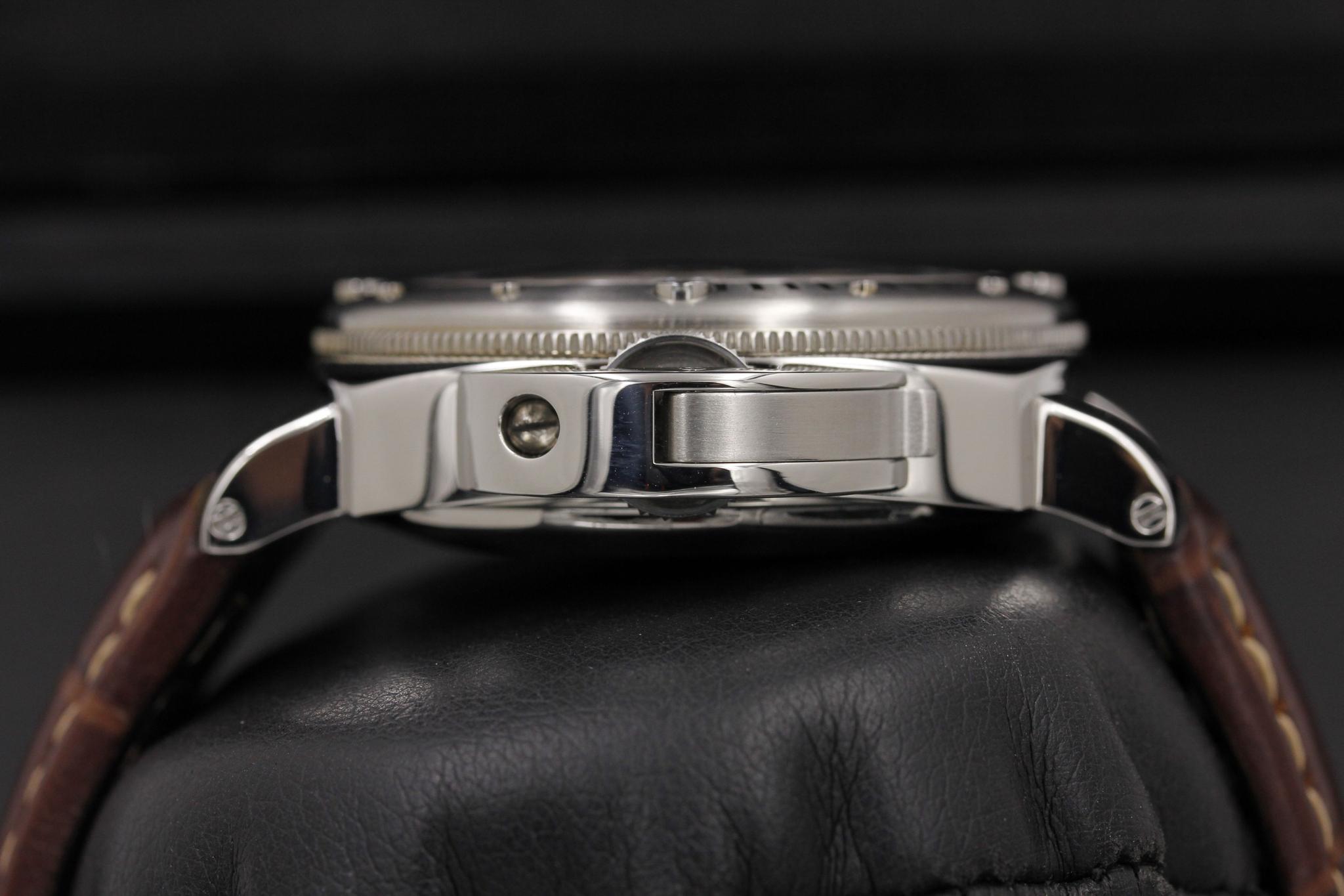 Watch Image 3