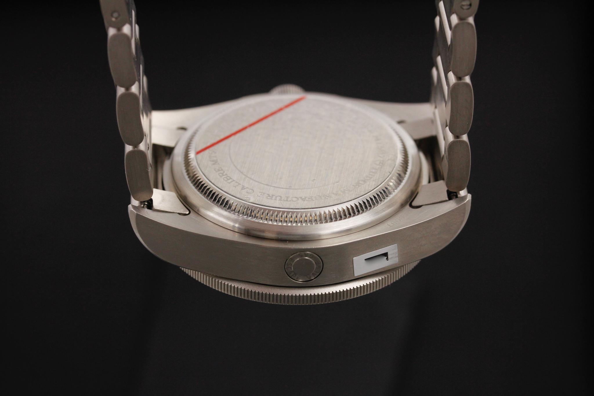 Watch Image 7