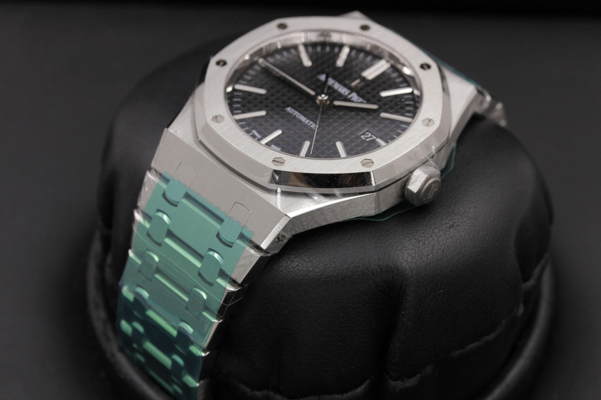 Watch Image 4