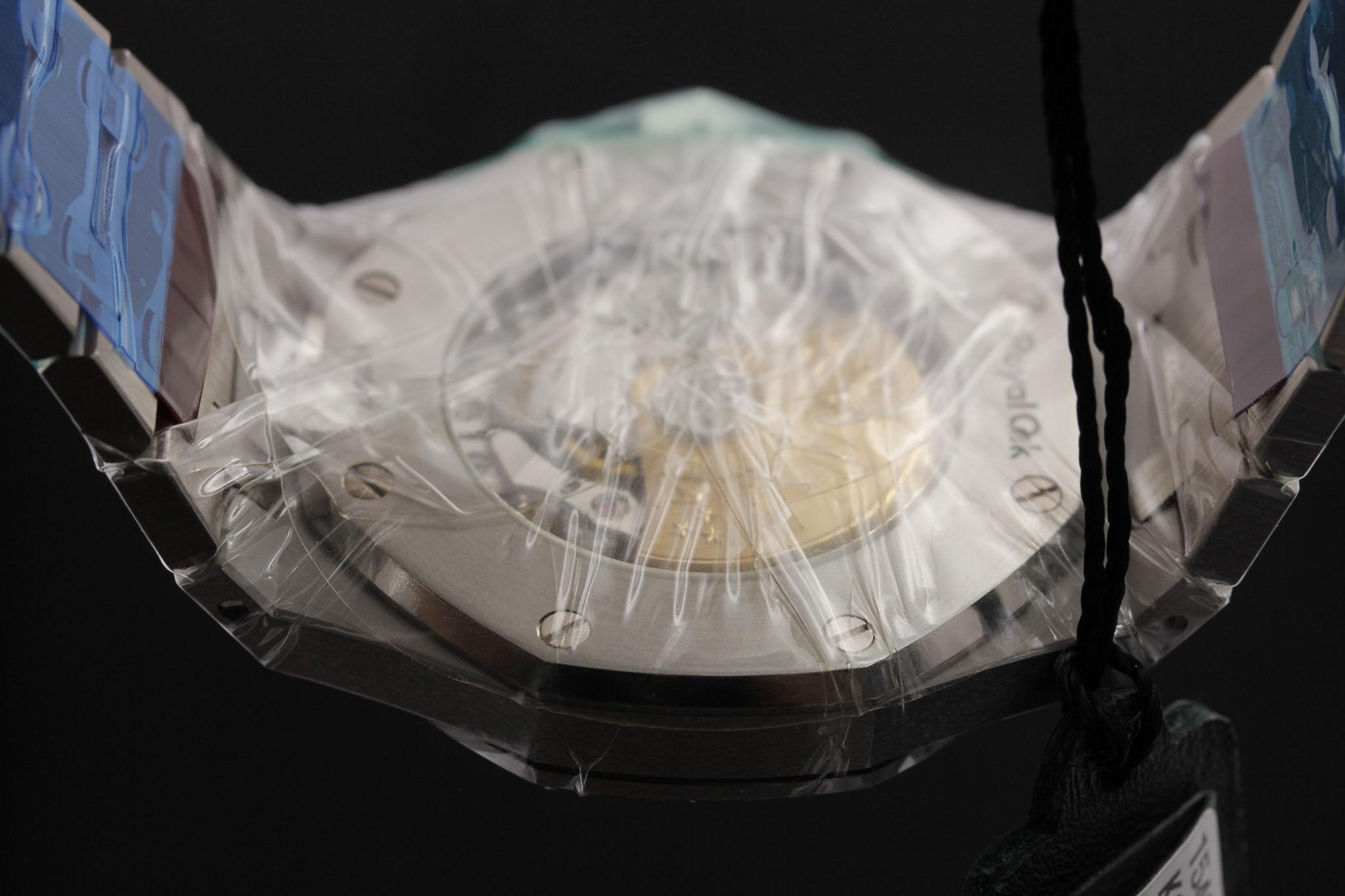 Watch Image 8