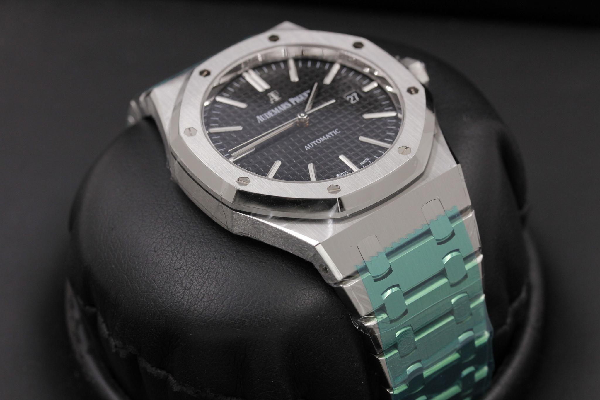 Watch Image 10
