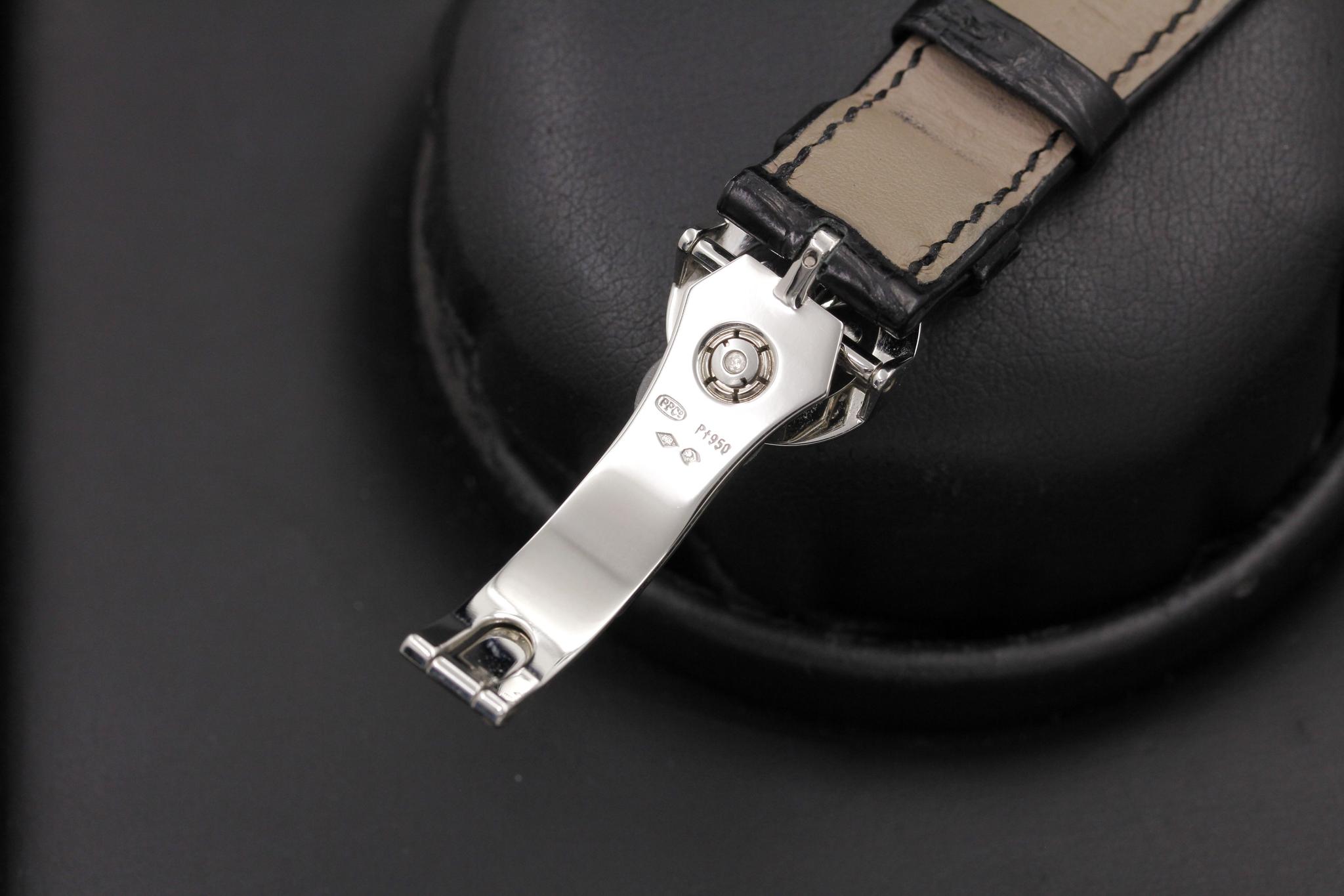 Watch Image 12