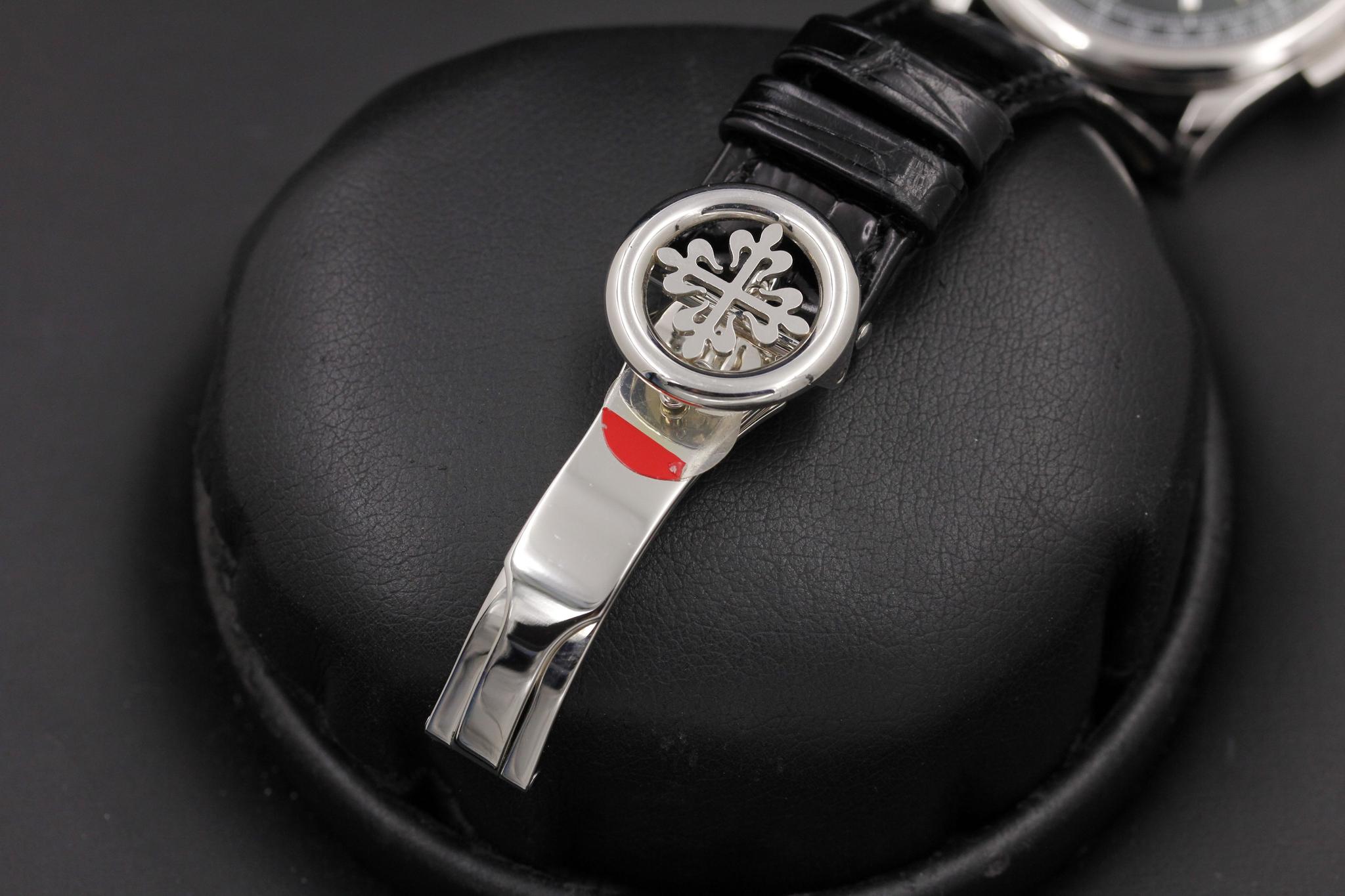 Watch Image 13