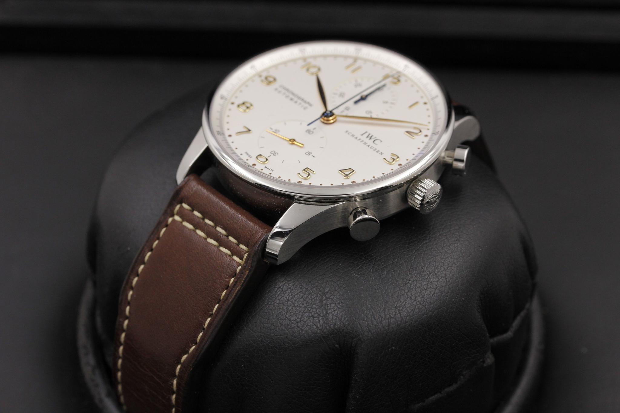 Watch Image 2
