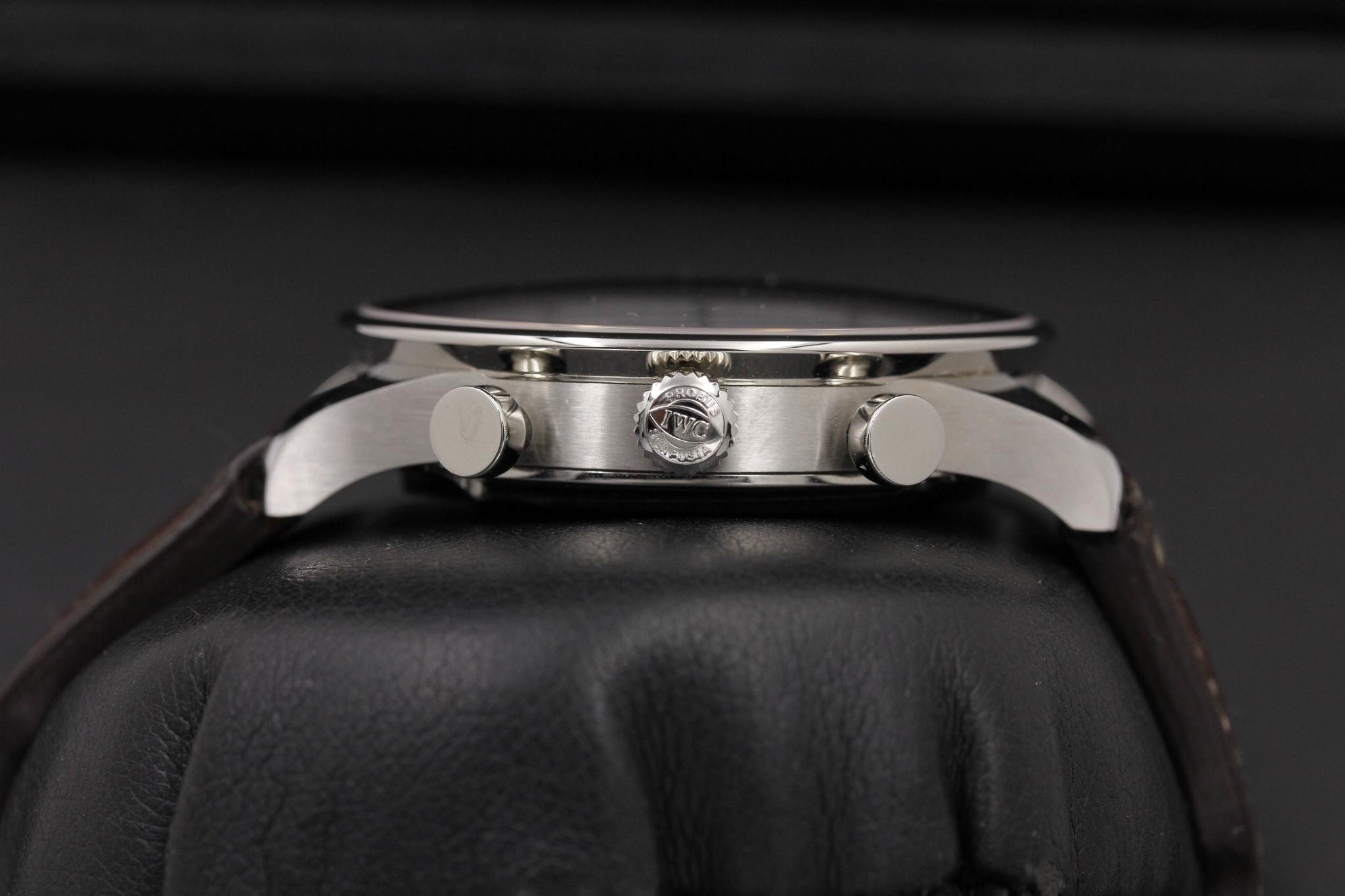 Watch Image 3