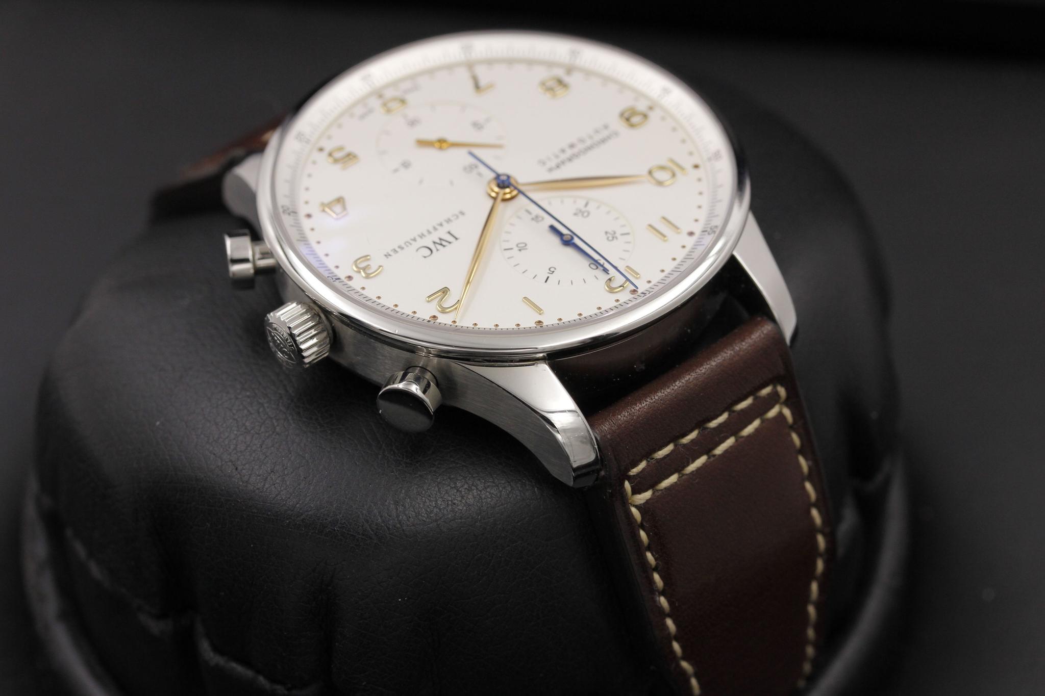 Watch Image 4