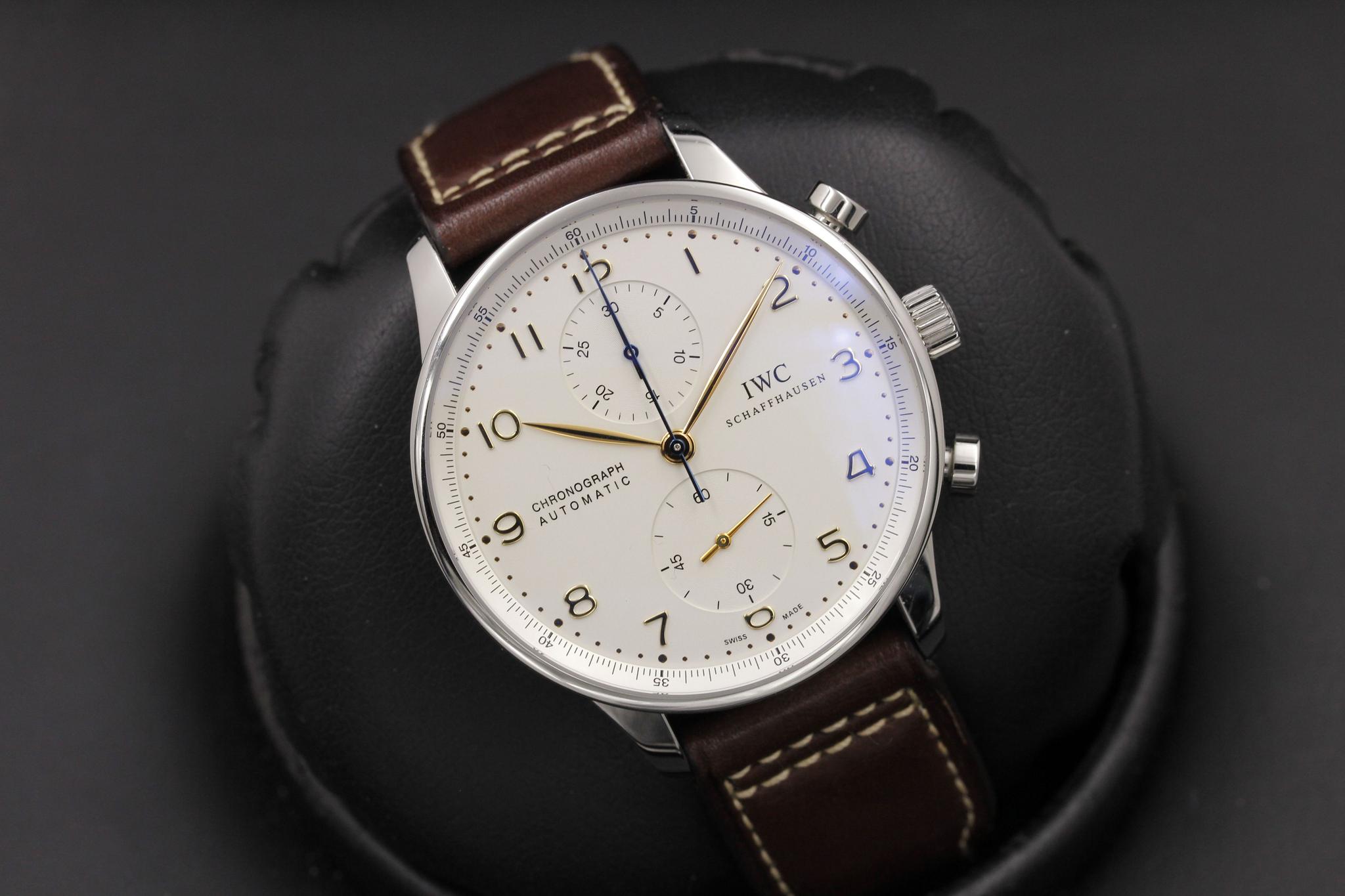 Watch Image 9