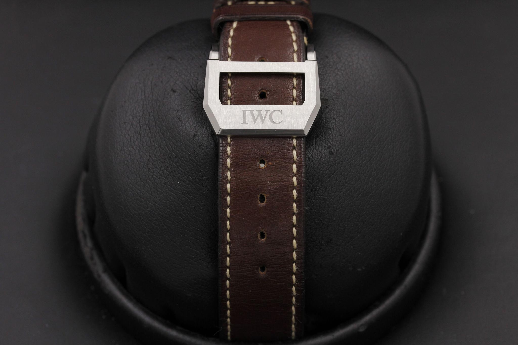 Watch Image 8